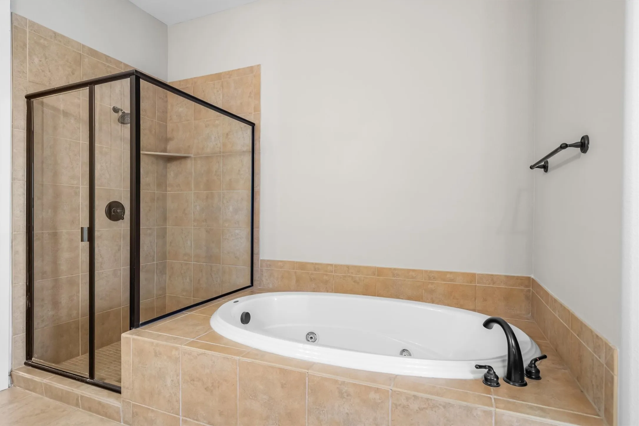 Single Family Residence For Sale in Dallas County , 555 Via Amalfi 312, Irving, Texas 75039, 2 Bedroom, 3 Bathroom, 2 Garage spaces, 1,966 Sqft, built in 2008, mls#21383335, Real Estate Agent in Irving, Homes For Sale in Dallas county, Homes For Sale in Irving, Realtor in Irving Texas, Real Estate Brokerage Independent Realty Texas, Luminita Cordes Realtor