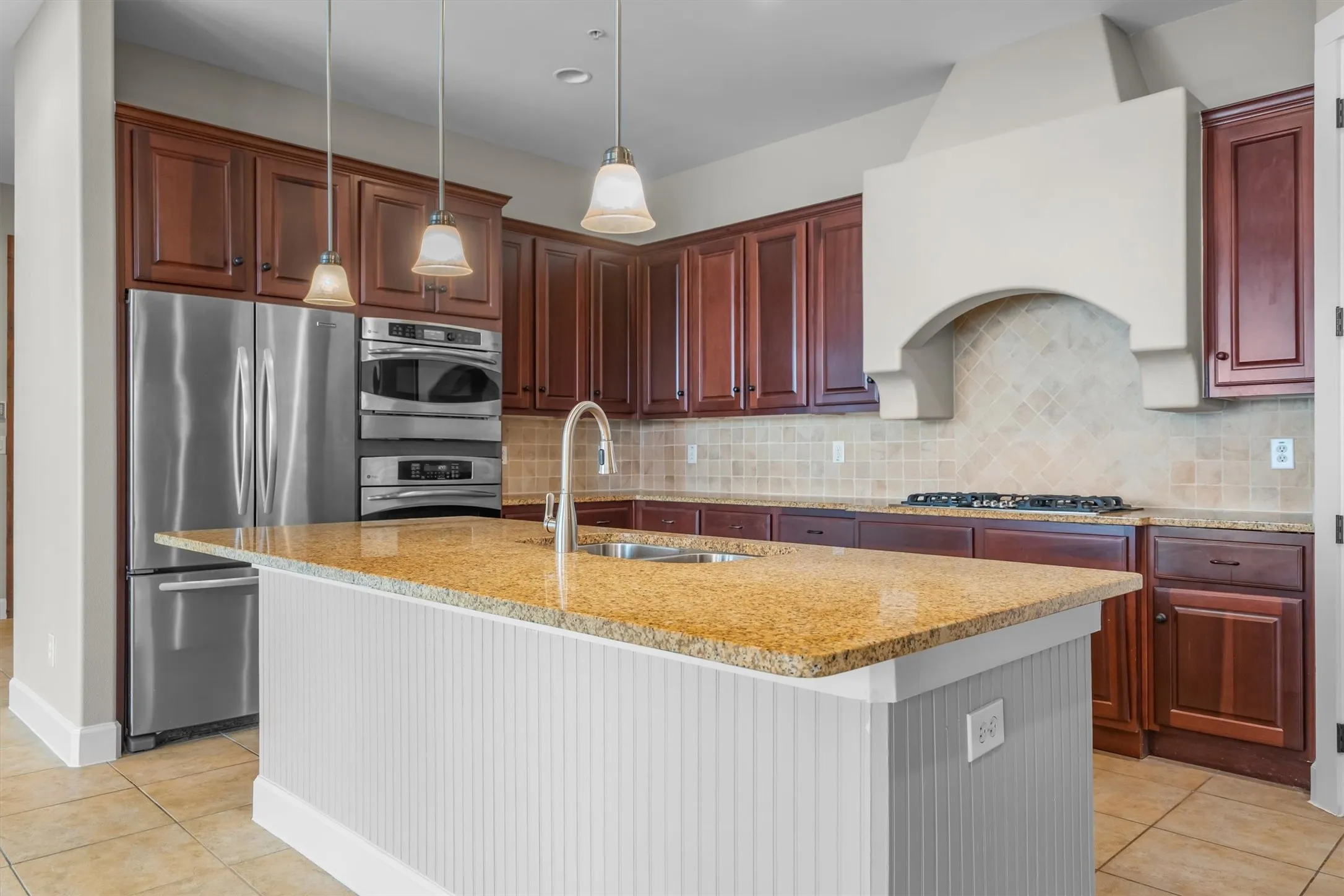 Single Family Residence For Sale in Dallas County , 555 Via Amalfi 312, Irving, Texas 75039, 2 Bedroom, 3 Bathroom, 2 Garage spaces, 1,966 Sqft, built in 2008, mls#21383335, Real Estate Agent in Irving, Homes For Sale in Dallas county, Homes For Sale in Irving, Realtor in Irving Texas, Real Estate Brokerage Independent Realty Texas, Luminita Cordes Realtor