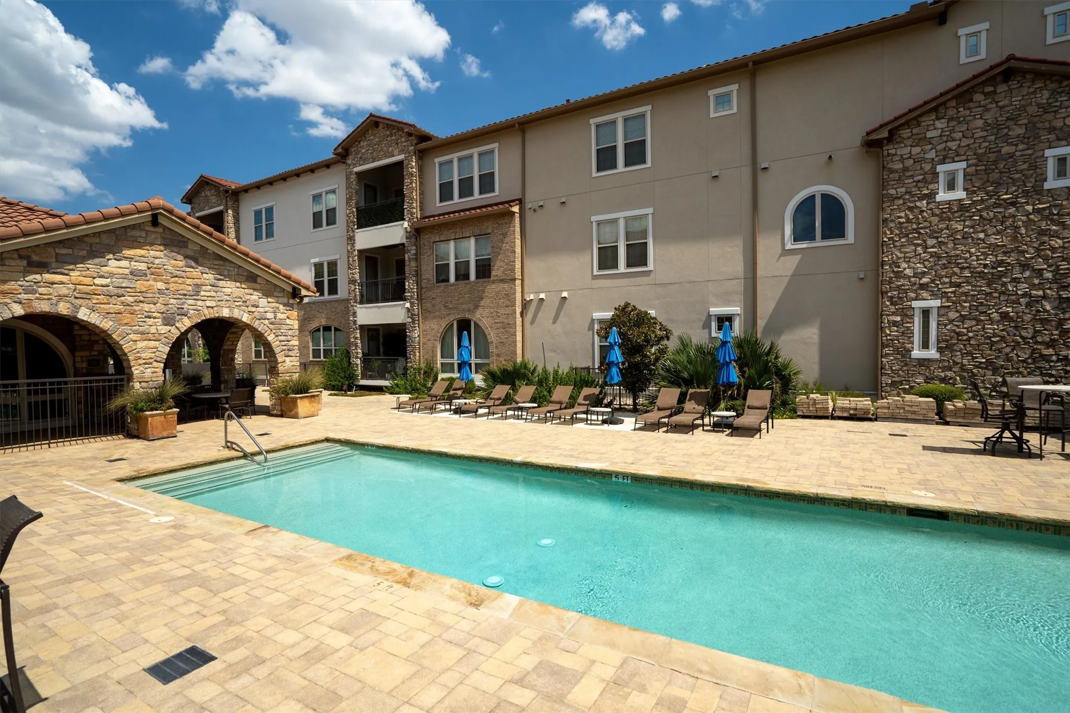 Single Family Residence For Sale in Dallas County , 555 Via Amalfi 312, Irving, Texas 75039, 2 Bedroom, 3 Bathroom, 2 Garage spaces, 1,966 Sqft, built in 2008, mls#21383335, Real Estate Agent in Irving, Homes For Sale in Dallas county, Homes For Sale in Irving, Realtor in Irving Texas, Real Estate Brokerage Independent Realty Texas, Luminita Cordes Realtor