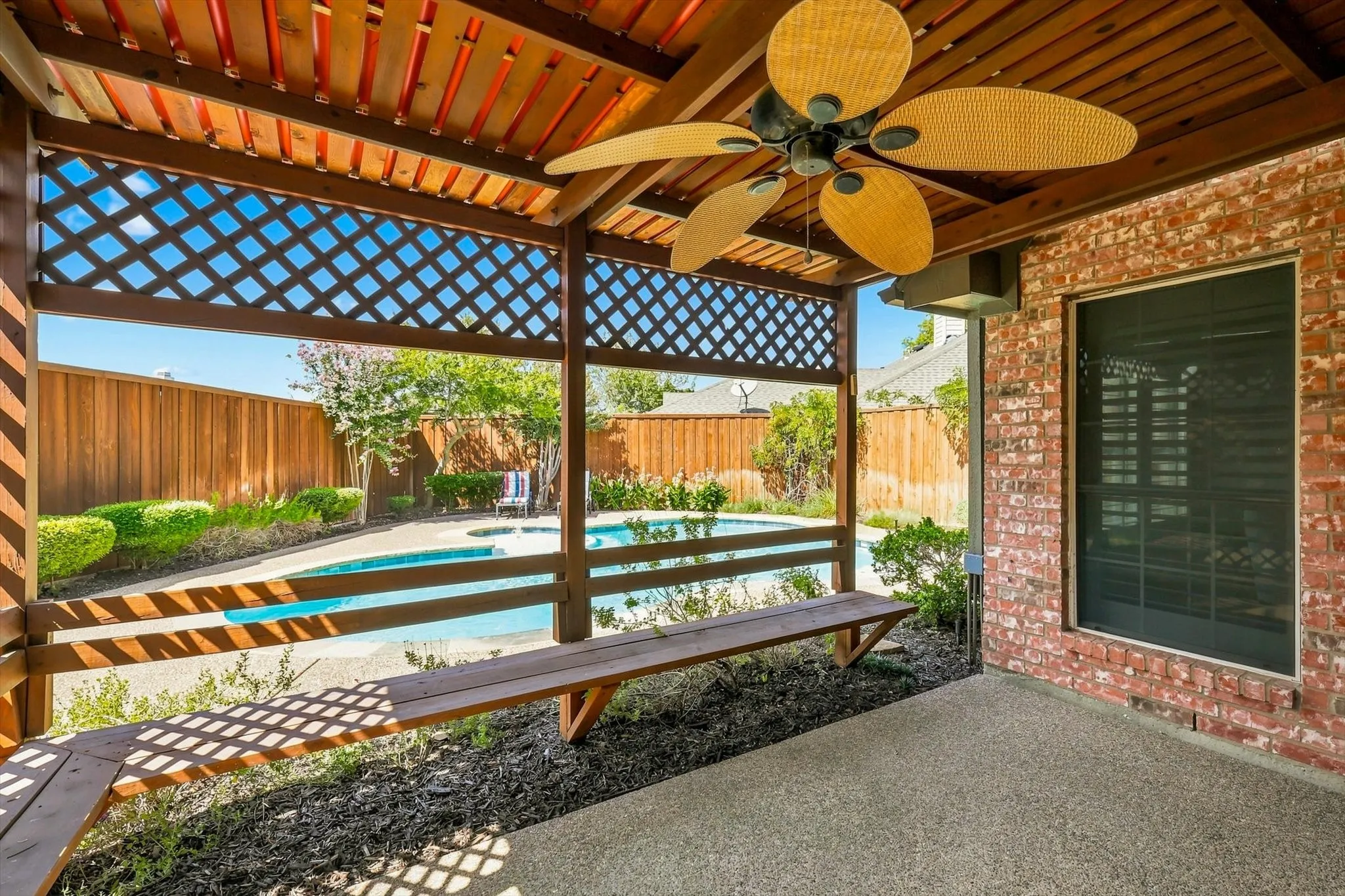 Sweet Spot to Relax and Enjoy Hot Temperatures
