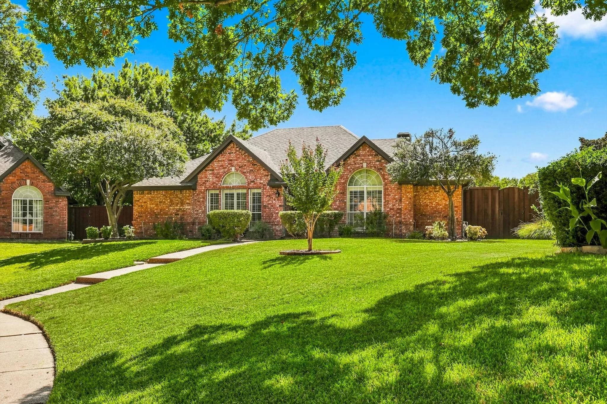 Single Family Residence For Sale in Dallas County , 287 Tealwood Drive, Coppell, Texas 75019, 3 Bedroom, 2 Bathroom, 2 Garage spaces, 1,992 Sqft, built in 1993, mls#21380178, Real Estate Agent in Coppell, Homes For Sale in Dallas county, Homes For Sale in Coppell, Realtor in Coppell Texas, Real Estate Brokerage Independent Realty Texas, Luminita Cordes Realtor