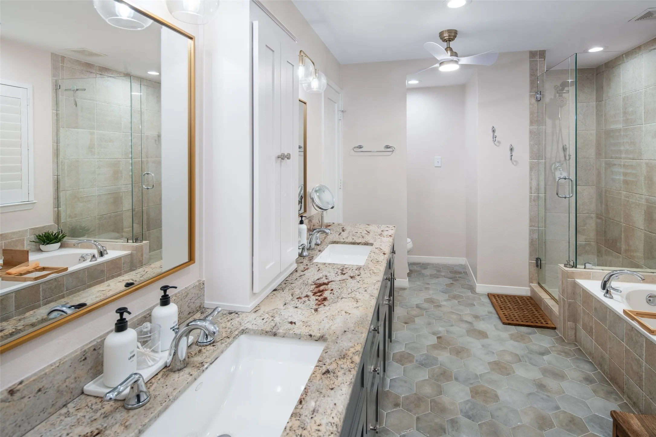 Single Family Residence For Sale in Dallas County , 8817 Arborside Drive, Dallas, Texas 75243, 4 Bedroom, 3 Bathroom, 2 Garage spaces, 3,347 Sqft, built in 1974, mls#21383808, Real Estate Agent in Dallas, Homes For Sale in Dallas county, Homes For Sale in Dallas, Realtor in Dallas Texas, Real Estate Brokerage Independent Realty Texas, Luminita Cordes Realtor