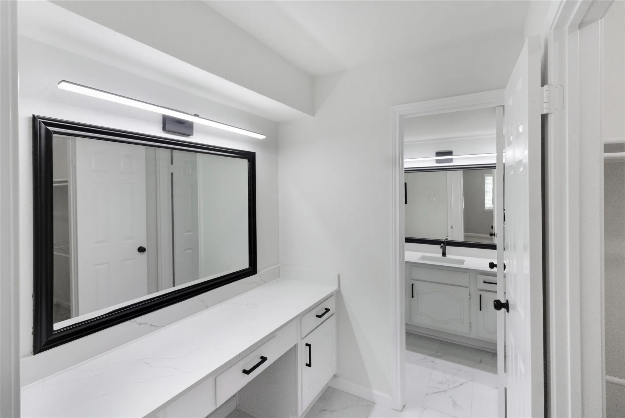 Condominium For Sale in Dallas County , 2835 Keller Springs Road 903, Carrollton, Texas 75006, 2 Bedroom, 3 Bathroom, Garage spaces, 1,264 Sqft, built in 1982, mls#21383995, Real Estate Agent in Carrollton, Homes For Sale in Dallas county, Homes For Sale in Carrollton, Realtor in Carrollton Texas, Real Estate Brokerage Independent Realty Texas, Luminita Cordes Realtor