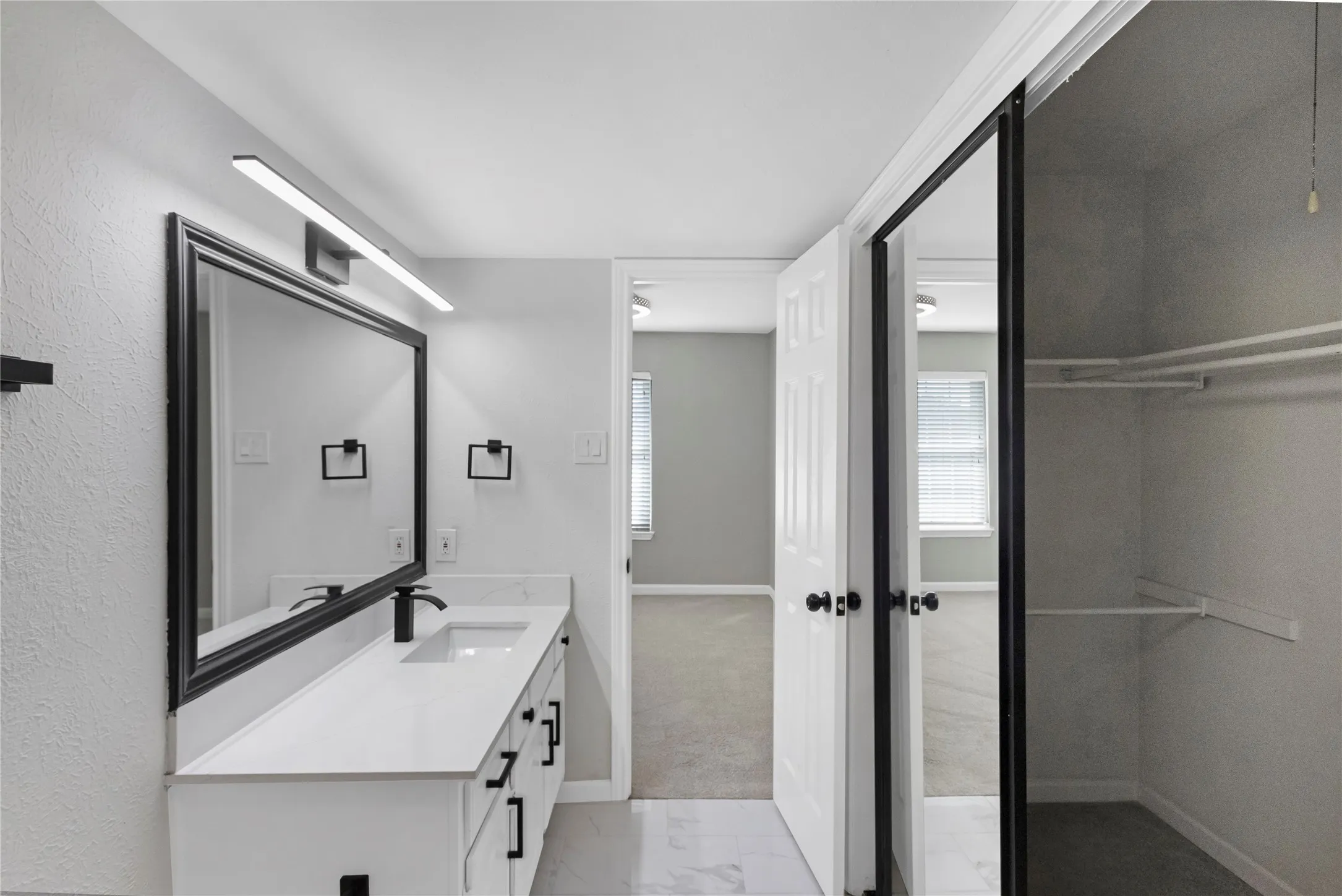 Condominium For Sale in Dallas County , 2835 Keller Springs Road 903, Carrollton, Texas 75006, 2 Bedroom, 3 Bathroom, Garage spaces, 1,264 Sqft, built in 1982, mls#21383995, Real Estate Agent in Carrollton, Homes For Sale in Dallas county, Homes For Sale in Carrollton, Realtor in Carrollton Texas, Real Estate Brokerage Independent Realty Texas, Luminita Cordes Realtor