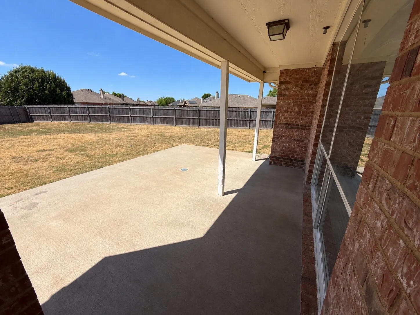 Single Family Residence For Sale in Ellis County , 1334 Yukon Drive, Midlothian, Texas 76065, 4 Bedroom, 2 Bathroom, 2 Garage spaces, 1,767 Sqft, built in 2005, mls#21382367, Real Estate Agent in Midlothian, Homes For Sale in Ellis county, Homes For Sale in Midlothian, Realtor in Midlothian Texas, Real Estate Brokerage Independent Realty Texas, Luminita Cordes Realtor