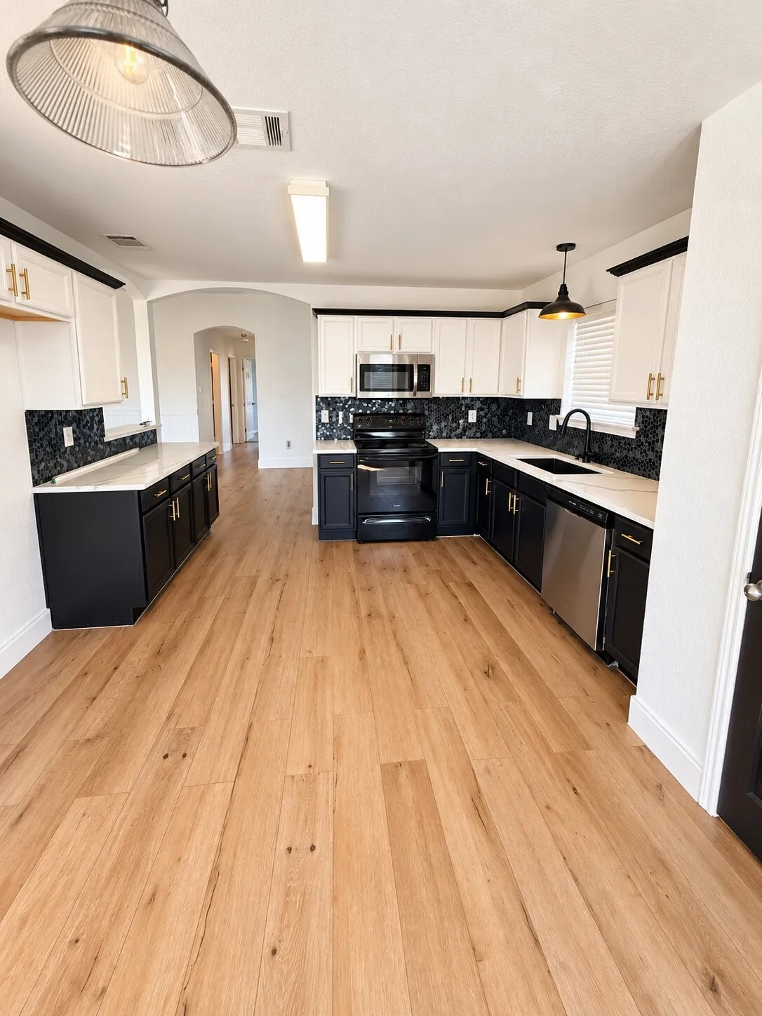 Single Family Residence For Sale in Ellis County , 1334 Yukon Drive, Midlothian, Texas 76065, 4 Bedroom, 2 Bathroom, 2 Garage spaces, 1,767 Sqft, built in 2005, mls#21382367, Real Estate Agent in Midlothian, Homes For Sale in Ellis county, Homes For Sale in Midlothian, Realtor in Midlothian Texas, Real Estate Brokerage Independent Realty Texas, Luminita Cordes Realtor