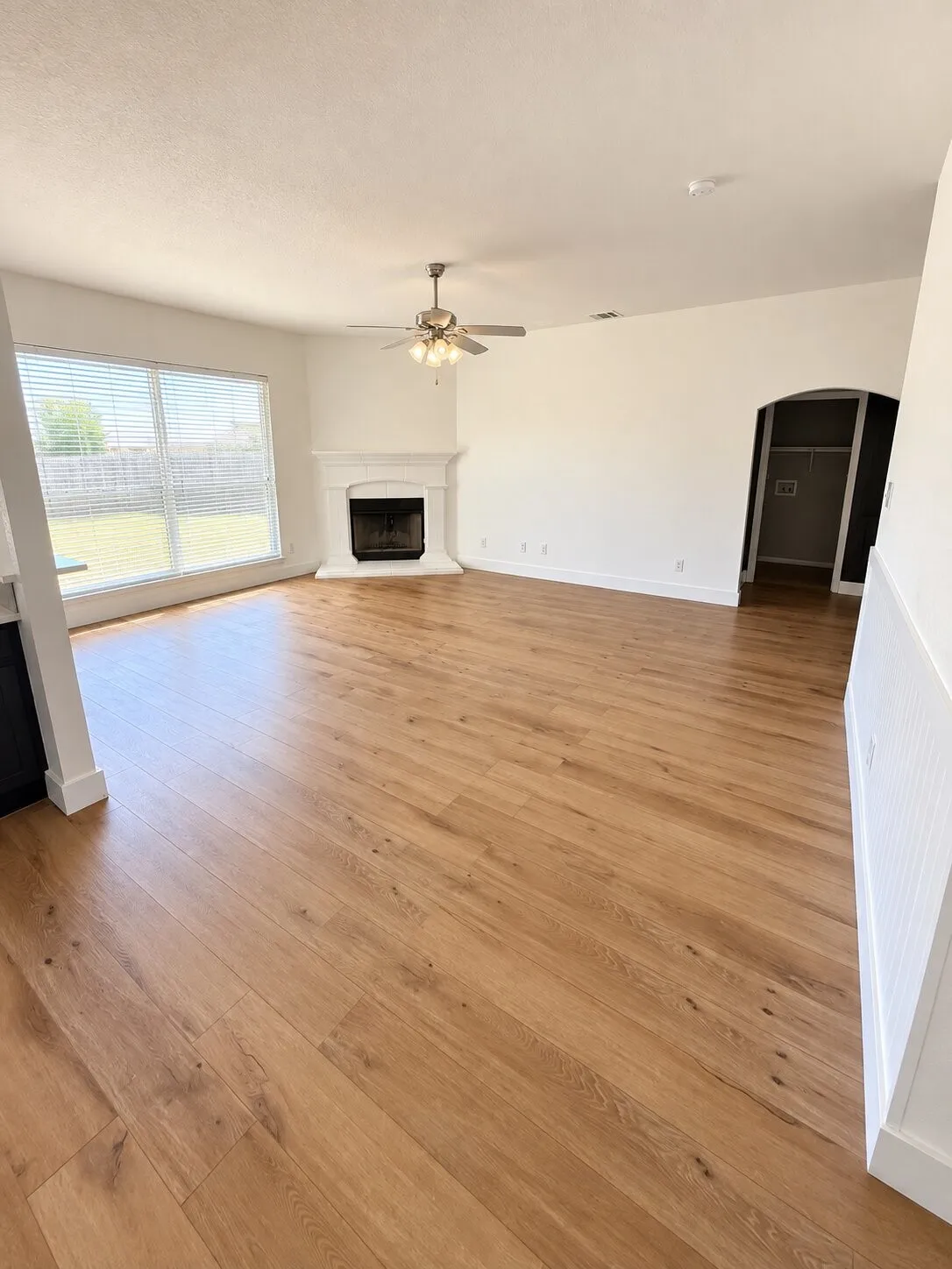 Single Family Residence For Sale in Ellis County , 1334 Yukon Drive, Midlothian, Texas 76065, 4 Bedroom, 2 Bathroom, 2 Garage spaces, 1,767 Sqft, built in 2005, mls#21382367, Real Estate Agent in Midlothian, Homes For Sale in Ellis county, Homes For Sale in Midlothian, Realtor in Midlothian Texas, Real Estate Brokerage Independent Realty Texas, Luminita Cordes Realtor