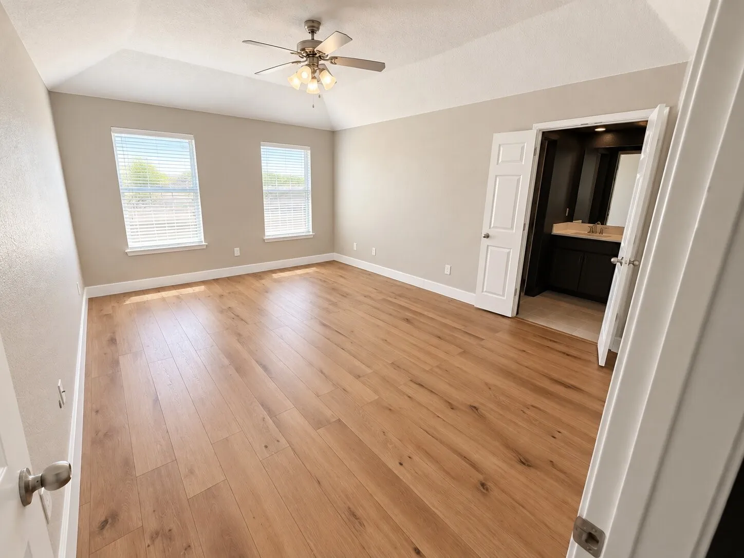 Single Family Residence For Sale in Ellis County , 1334 Yukon Drive, Midlothian, Texas 76065, 4 Bedroom, 2 Bathroom, 2 Garage spaces, 1,767 Sqft, built in 2005, mls#21382367, Real Estate Agent in Midlothian, Homes For Sale in Ellis county, Homes For Sale in Midlothian, Realtor in Midlothian Texas, Real Estate Brokerage Independent Realty Texas, Luminita Cordes Realtor