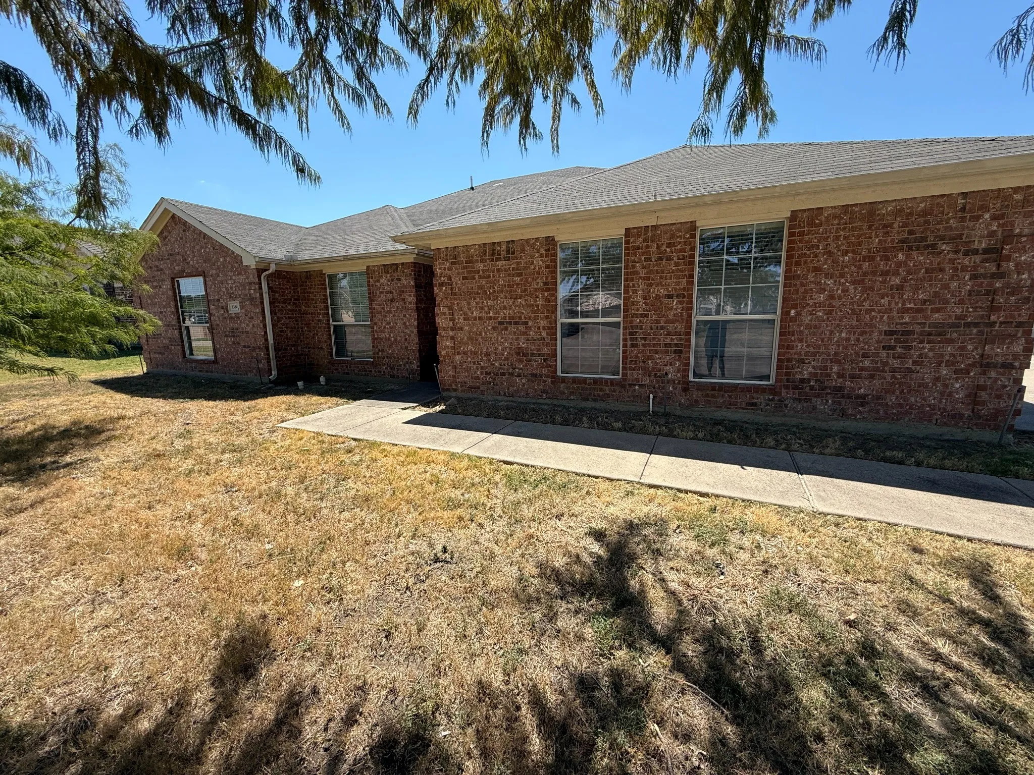 Single Family Residence For Sale in Ellis County , 1334 Yukon Drive, Midlothian, Texas 76065, 4 Bedroom, 2 Bathroom, 2 Garage spaces, 1,767 Sqft, built in 2005, mls#21382367, Real Estate Agent in Midlothian, Homes For Sale in Ellis county, Homes For Sale in Midlothian, Realtor in Midlothian Texas, Real Estate Brokerage Independent Realty Texas, Luminita Cordes Realtor