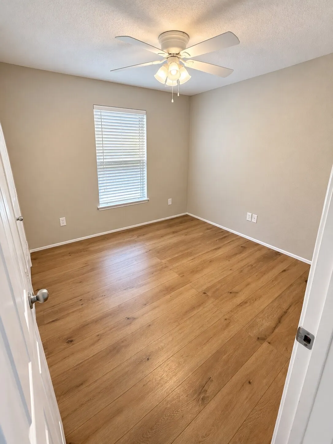 Single Family Residence For Sale in Ellis County , 1334 Yukon Drive, Midlothian, Texas 76065, 4 Bedroom, 2 Bathroom, 2 Garage spaces, 1,767 Sqft, built in 2005, mls#21382367, Real Estate Agent in Midlothian, Homes For Sale in Ellis county, Homes For Sale in Midlothian, Realtor in Midlothian Texas, Real Estate Brokerage Independent Realty Texas, Luminita Cordes Realtor