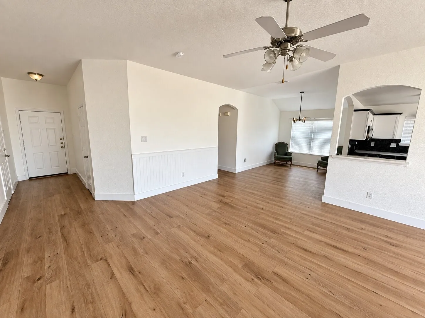 Single Family Residence For Sale in Ellis County , 1334 Yukon Drive, Midlothian, Texas 76065, 4 Bedroom, 2 Bathroom, 2 Garage spaces, 1,767 Sqft, built in 2005, mls#21382367, Real Estate Agent in Midlothian, Homes For Sale in Ellis county, Homes For Sale in Midlothian, Realtor in Midlothian Texas, Real Estate Brokerage Independent Realty Texas, Luminita Cordes Realtor