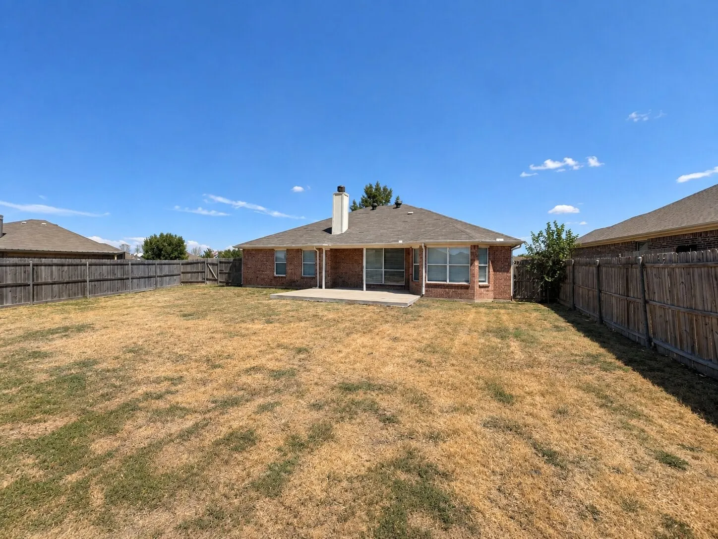 Single Family Residence For Sale in Ellis County , 1334 Yukon Drive, Midlothian, Texas 76065, 4 Bedroom, 2 Bathroom, 2 Garage spaces, 1,767 Sqft, built in 2005, mls#21382367, Real Estate Agent in Midlothian, Homes For Sale in Ellis county, Homes For Sale in Midlothian, Realtor in Midlothian Texas, Real Estate Brokerage Independent Realty Texas, Luminita Cordes Realtor