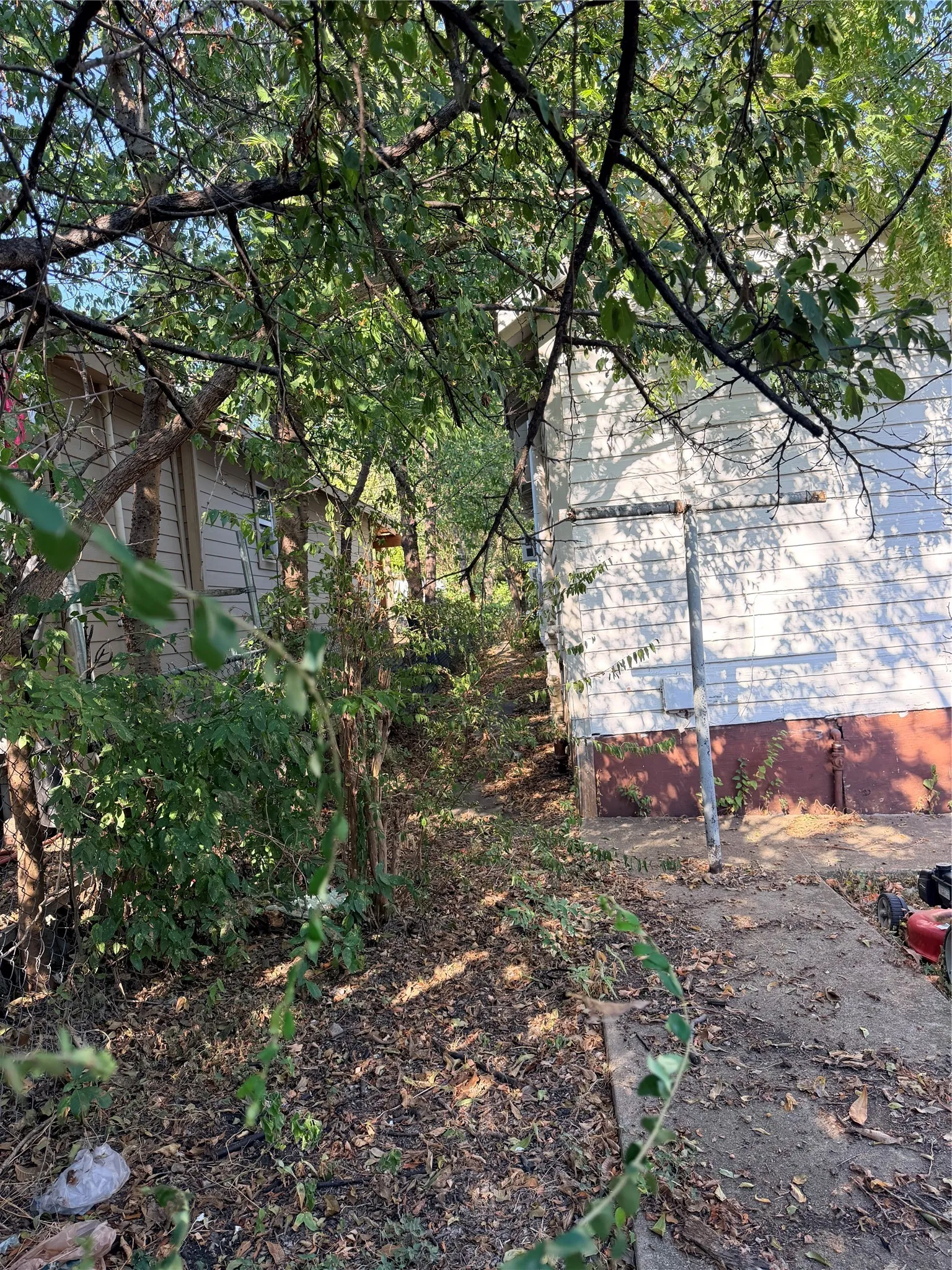 Single Family Residence For Sale in Tarrant County , 3514 Clinton Avenue, Fort Worth, Texas 76106, 3 Bedroom, 1 Bathroom, Garage spaces, 848 Sqft, built in 1954, mls#21383992, Real Estate Agent in Fort Worth, Homes For Sale in Tarrant county, Homes For Sale in Fort Worth, Realtor in Fort Worth Texas, Real Estate Brokerage Independent Realty Texas, Luminita Cordes Realtor