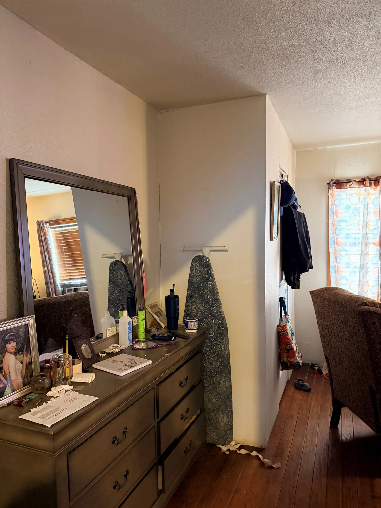 Single Family Residence For Sale in Tarrant County , 3514 Clinton Avenue, Fort Worth, Texas 76106, 3 Bedroom, 1 Bathroom, Garage spaces, 848 Sqft, built in 1954, mls#21383992, Real Estate Agent in Fort Worth, Homes For Sale in Tarrant county, Homes For Sale in Fort Worth, Realtor in Fort Worth Texas, Real Estate Brokerage Independent Realty Texas, Luminita Cordes Realtor