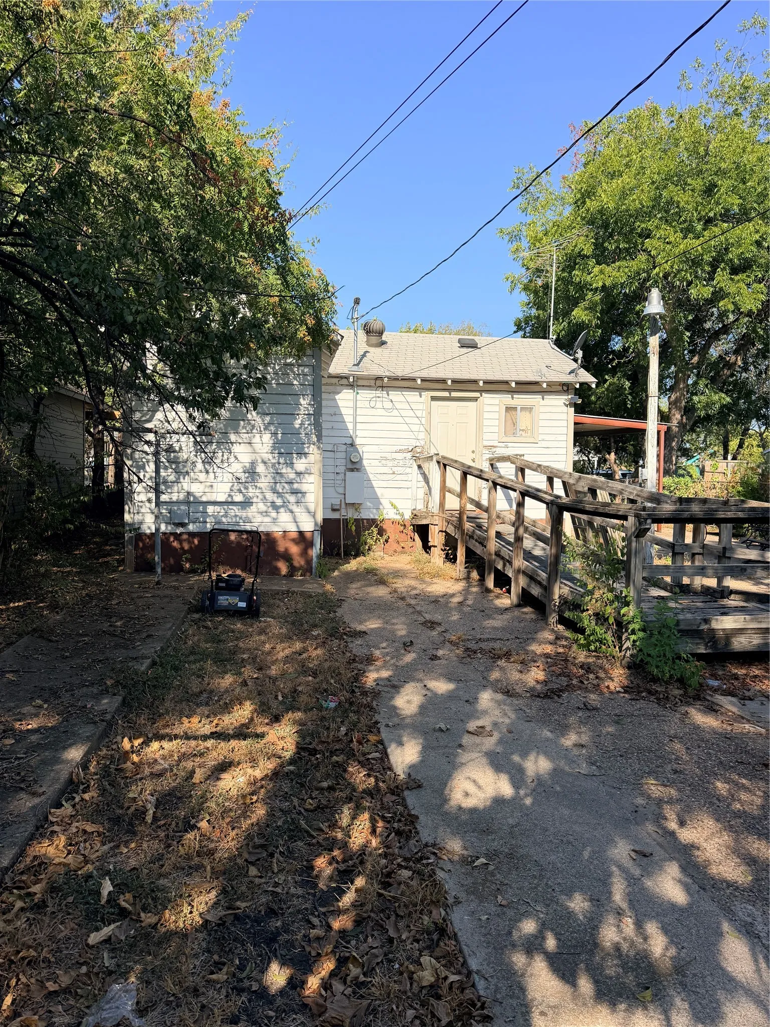 Single Family Residence For Sale in Tarrant County , 3514 Clinton Avenue, Fort Worth, Texas 76106, 3 Bedroom, 1 Bathroom, Garage spaces, 848 Sqft, built in 1954, mls#21383992, Real Estate Agent in Fort Worth, Homes For Sale in Tarrant county, Homes For Sale in Fort Worth, Realtor in Fort Worth Texas, Real Estate Brokerage Independent Realty Texas, Luminita Cordes Realtor