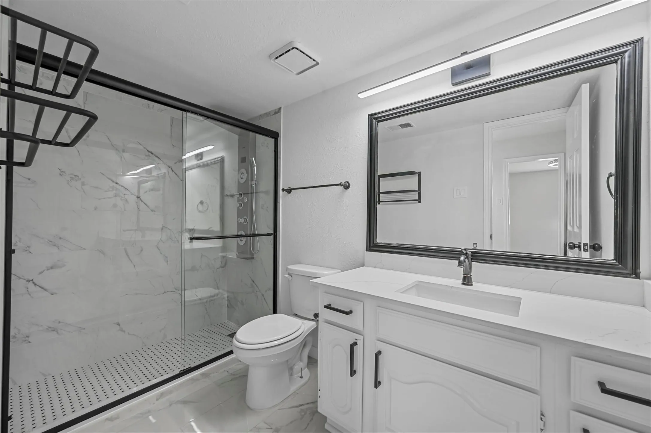 Condominium For Rent in Dallas County , 2835 Keller Springs Road 903, Carrollton, Texas 75006, 2 Bedroom, 3 Bathroom, Garage spaces, 1,264 Sqft, built in 1982, mls#21383997, Real Estate Agent in Carrollton, Homes For Rent in Dallas county, Homes For Rent in Carrollton, Realtor in Carrollton Texas, Real Estate Brokerage Independent Realty Texas, Luminita Cordes Realtor