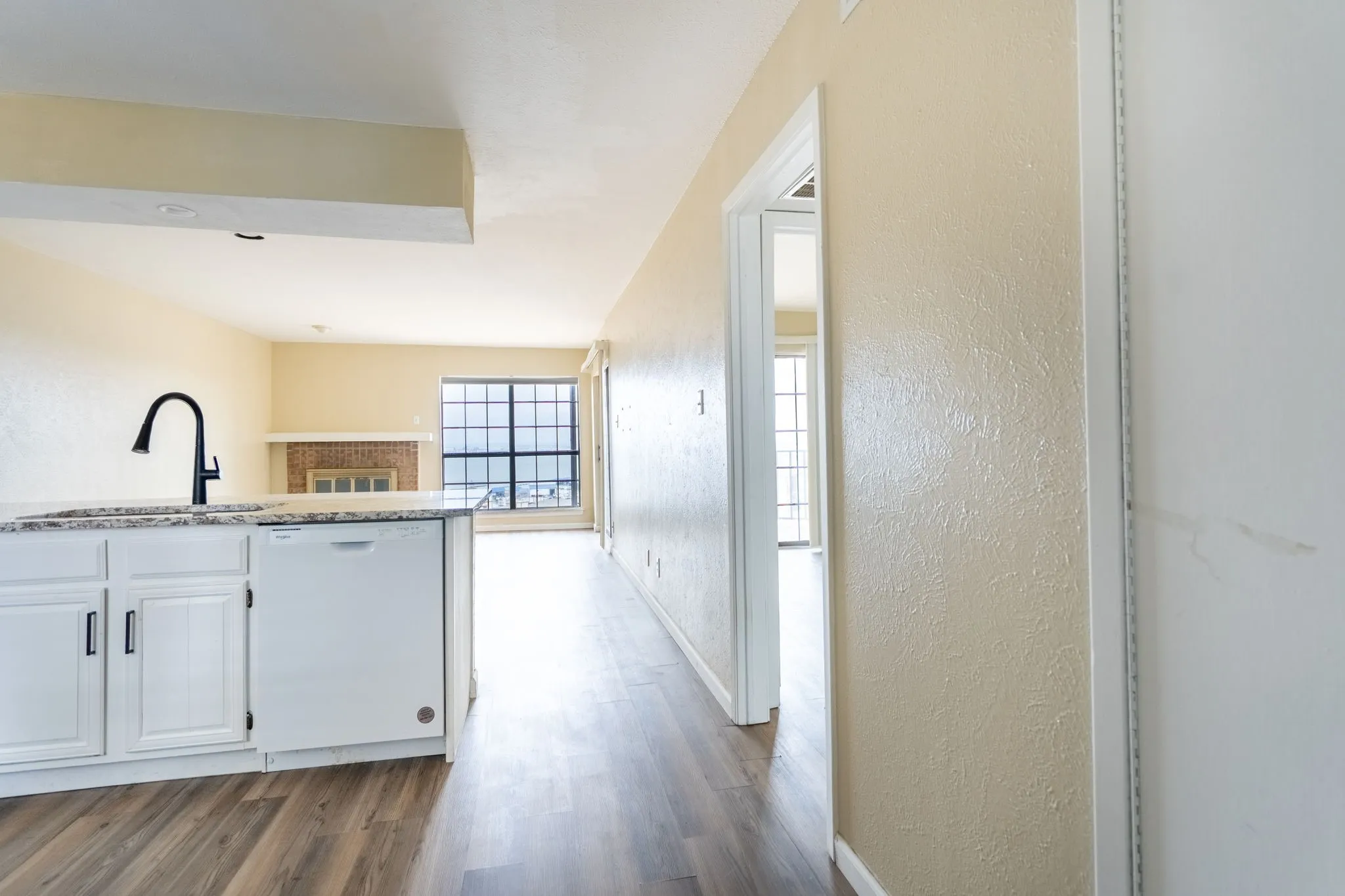 Condominium For Rent in Rockwall County , 205 Henry M Chandler Drive, Rockwall, Texas 75032, 1 Bedroom, 1 Bathroom, Garage spaces, 765 Sqft, built in 1982, mls#21383999, Real Estate Agent in Rockwall, Homes For Rent in Rockwall county, Homes For Rent in Rockwall, Realtor in Rockwall Texas, Real Estate Brokerage Independent Realty Texas, Luminita Cordes Realtor