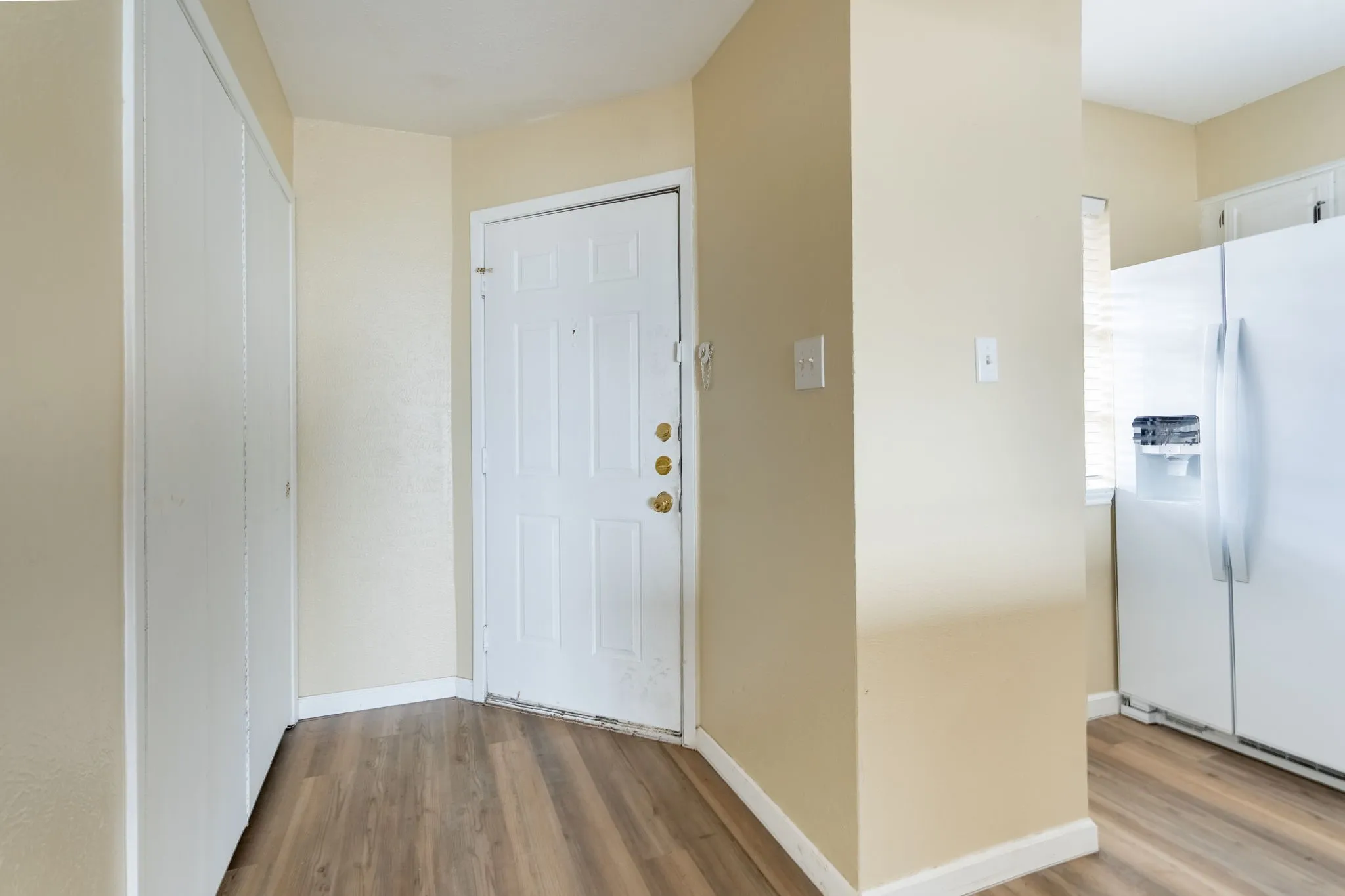 Condominium For Rent in Rockwall County , 205 Henry M Chandler Drive, Rockwall, Texas 75032, 1 Bedroom, 1 Bathroom, Garage spaces, 765 Sqft, built in 1982, mls#21383999, Real Estate Agent in Rockwall, Homes For Rent in Rockwall county, Homes For Rent in Rockwall, Realtor in Rockwall Texas, Real Estate Brokerage Independent Realty Texas, Luminita Cordes Realtor