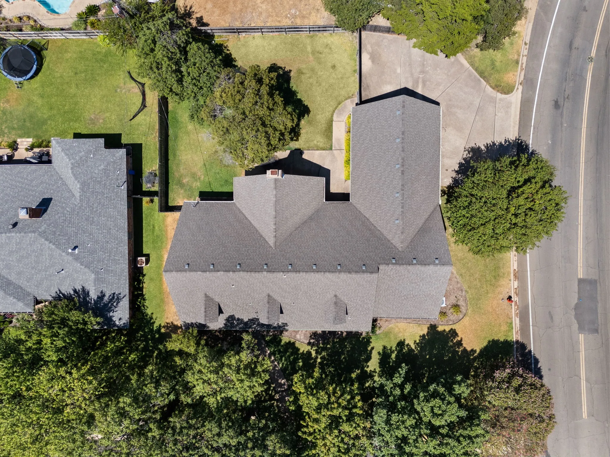 Single Family Residence For Sale in Mc Lennan County , 10026 Forest View Drive, Woodway, Texas 76712, 4 Bedroom, 3 Bathroom, 2 Garage spaces, 3,929 Sqft, built in 1984, mls#21383825, Real Estate Agent in Woodway, Homes For Sale in Mc Lennan county, Homes For Sale in Woodway, Realtor in Woodway Texas, Real Estate Brokerage Independent Realty Texas, Luminita Cordes Realtor