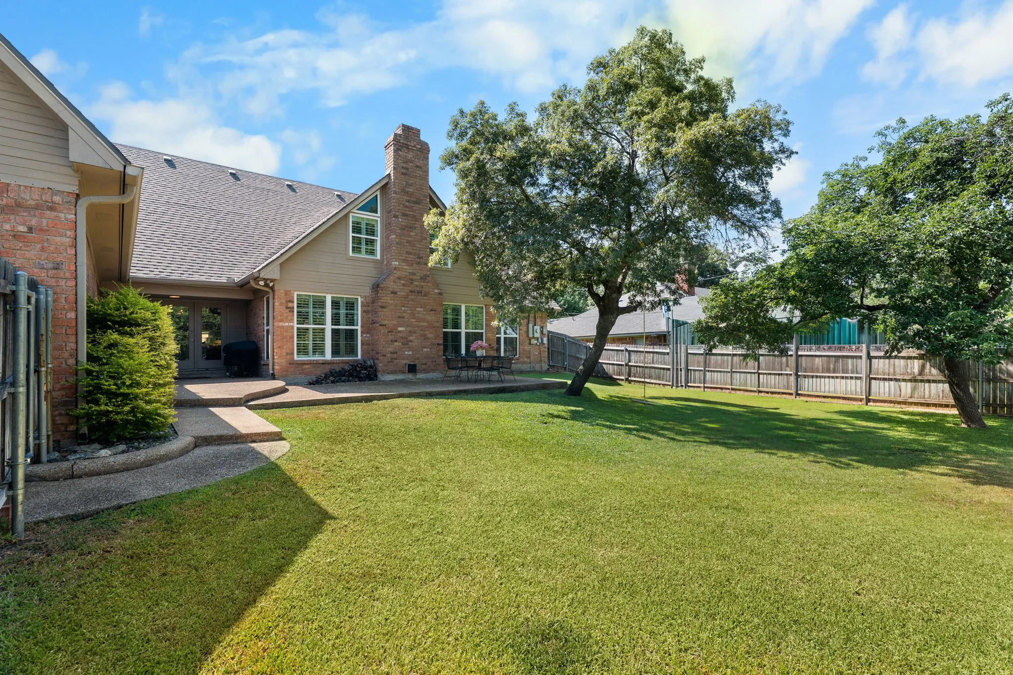 Single Family Residence For Sale in Mc Lennan County , 10026 Forest View Drive, Woodway, Texas 76712, 4 Bedroom, 3 Bathroom, 2 Garage spaces, 3,929 Sqft, built in 1984, mls#21383825, Real Estate Agent in Woodway, Homes For Sale in Mc Lennan county, Homes For Sale in Woodway, Realtor in Woodway Texas, Real Estate Brokerage Independent Realty Texas, Luminita Cordes Realtor