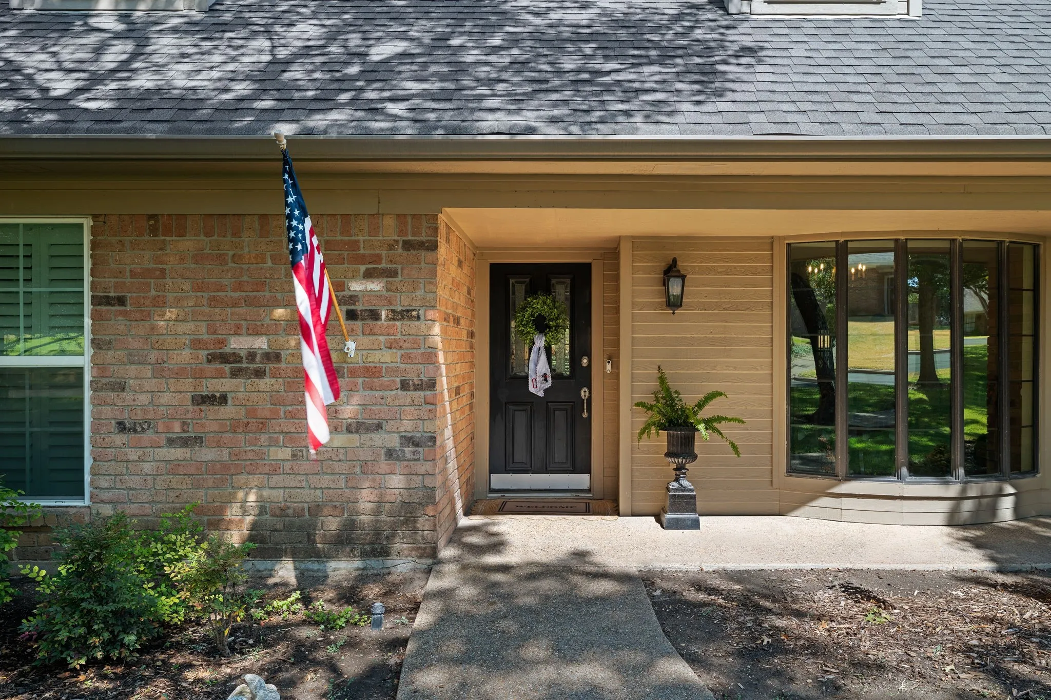 Single Family Residence For Sale in Mc Lennan County , 10026 Forest View Drive, Woodway, Texas 76712, 4 Bedroom, 3 Bathroom, 2 Garage spaces, 3,929 Sqft, built in 1984, mls#21383825, Real Estate Agent in Woodway, Homes For Sale in Mc Lennan county, Homes For Sale in Woodway, Realtor in Woodway Texas, Real Estate Brokerage Independent Realty Texas, Luminita Cordes Realtor