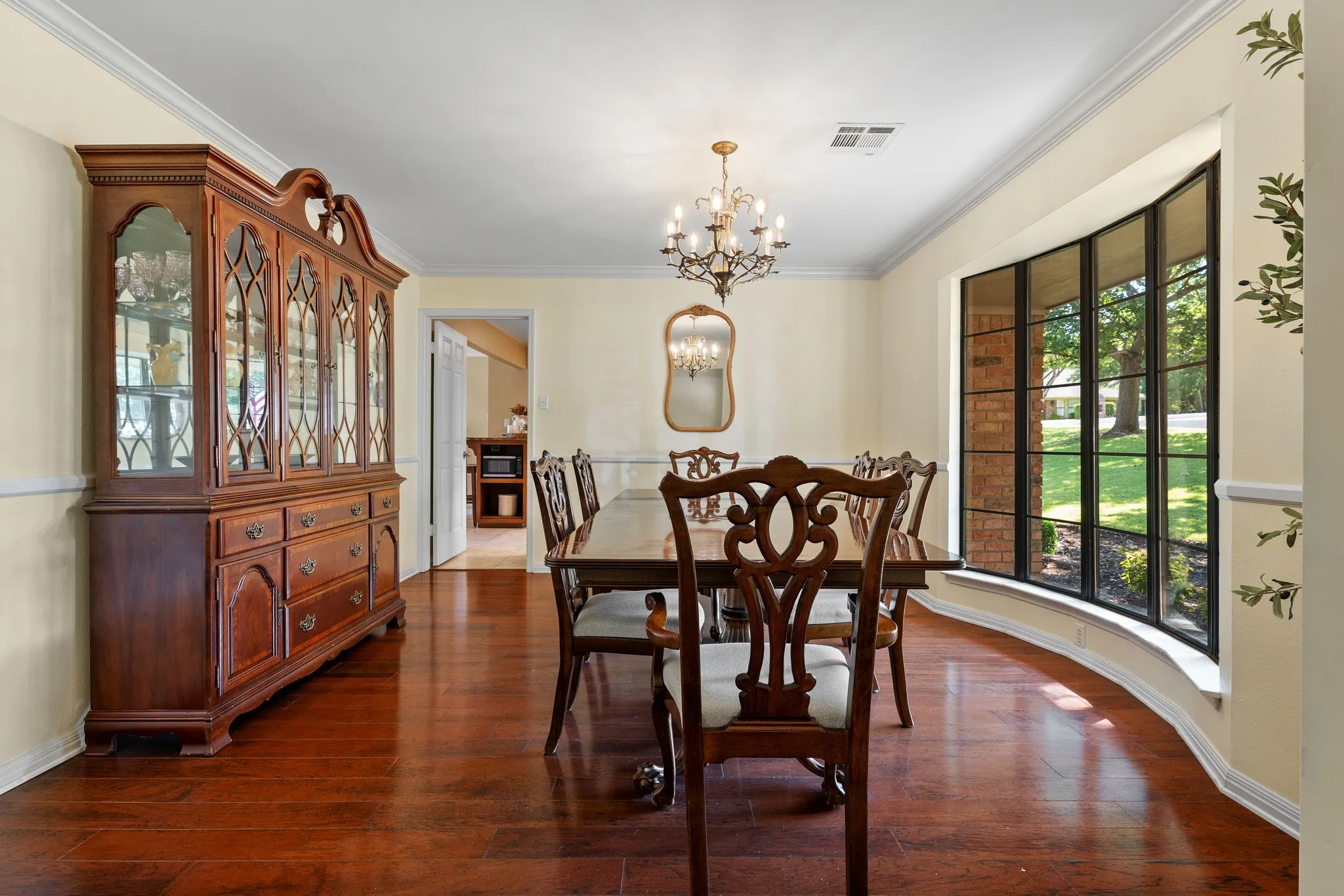 Single Family Residence For Sale in Mc Lennan County , 10026 Forest View Drive, Woodway, Texas 76712, 4 Bedroom, 3 Bathroom, 2 Garage spaces, 3,929 Sqft, built in 1984, mls#21383825, Real Estate Agent in Woodway, Homes For Sale in Mc Lennan county, Homes For Sale in Woodway, Realtor in Woodway Texas, Real Estate Brokerage Independent Realty Texas, Luminita Cordes Realtor