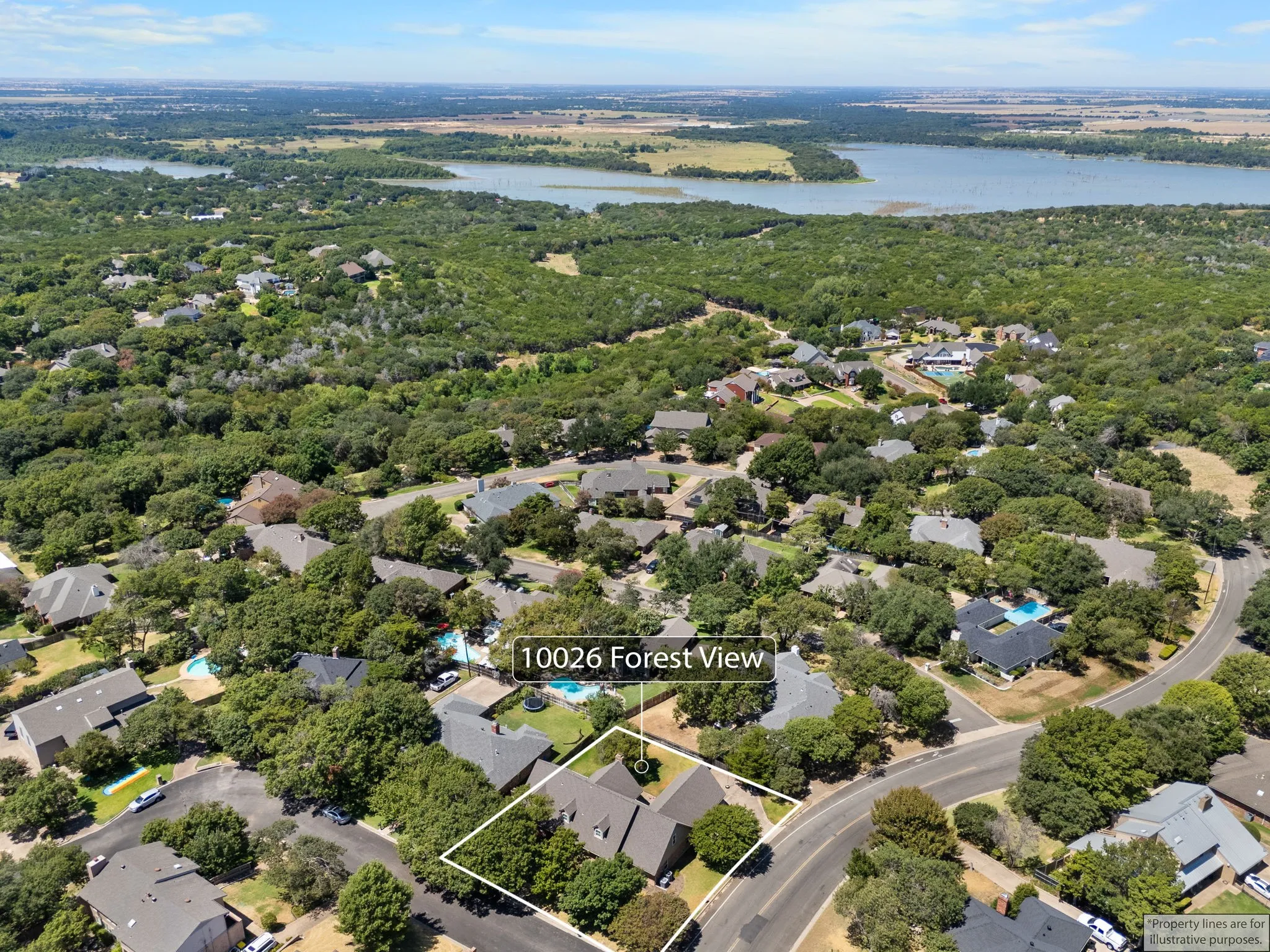 Single Family Residence For Sale in Mc Lennan County , 10026 Forest View Drive, Woodway, Texas 76712, 4 Bedroom, 3 Bathroom, 2 Garage spaces, 3,929 Sqft, built in 1984, mls#21383825, Real Estate Agent in Woodway, Homes For Sale in Mc Lennan county, Homes For Sale in Woodway, Realtor in Woodway Texas, Real Estate Brokerage Independent Realty Texas, Luminita Cordes Realtor