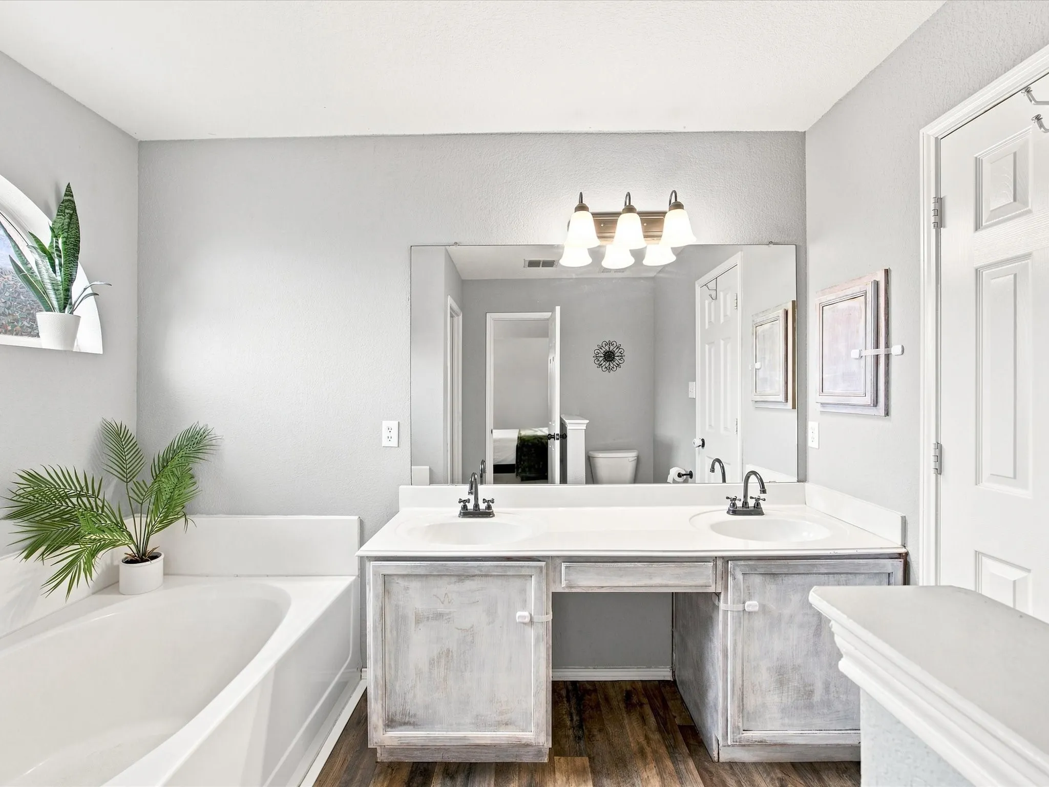 Single Family Residence For Sale in Wise County , 233 Kings Way Court, Rhome, Texas 76078, 3 Bedroom, 2 Bathroom, 2 Garage spaces, 1,382 Sqft, built in 2004, mls#21383624, Real Estate Agent in Rhome, Homes For Sale in Wise county, Homes For Sale in Rhome, Realtor in Rhome Texas, Real Estate Brokerage Independent Realty Texas, Luminita Cordes Realtor