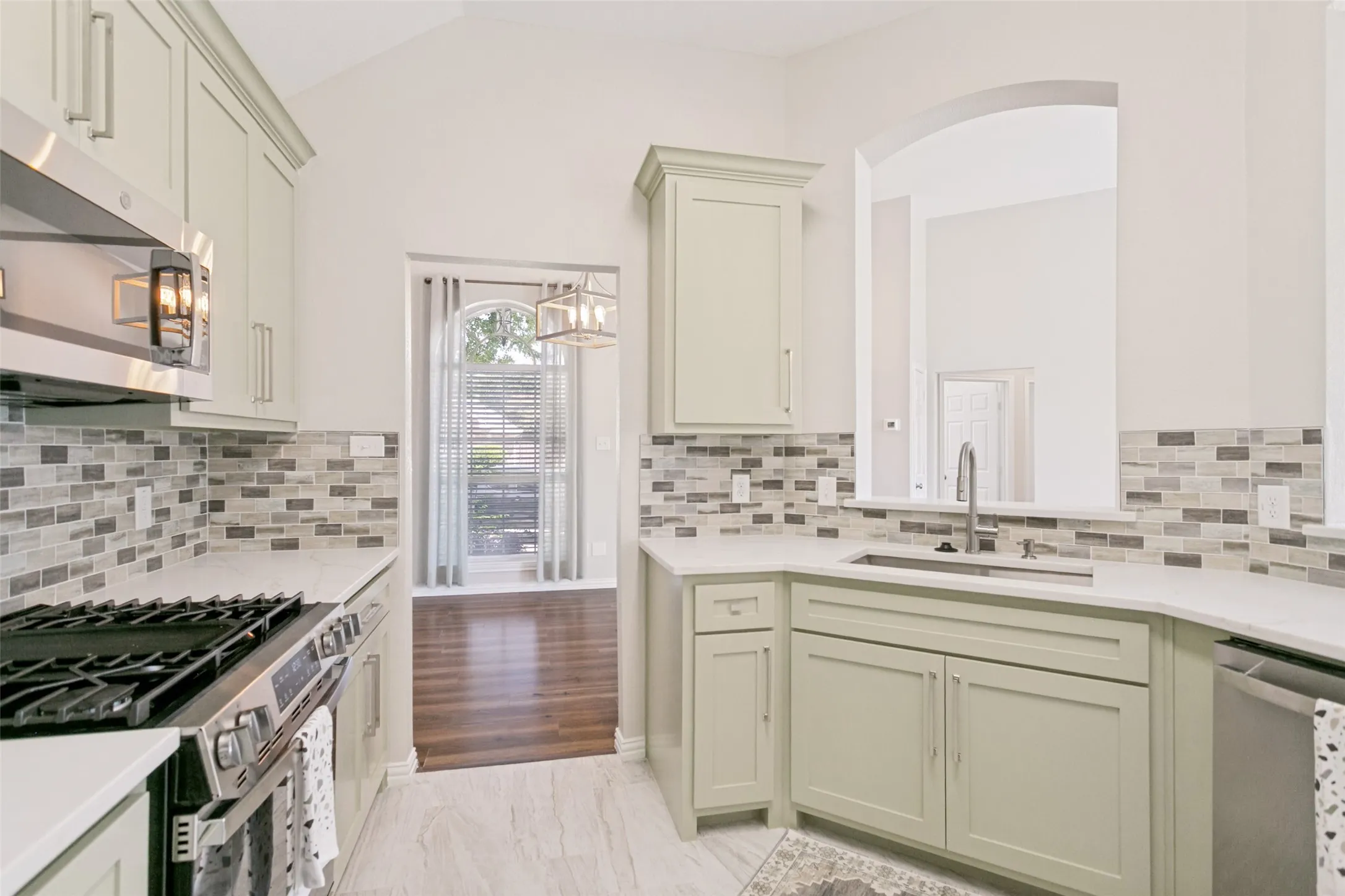 Single Family Residence For Rent in Collin County , 4034 Midrose Trail, Dallas, Texas 75287, 3 Bedroom, 2 Bathroom, 2 Garage spaces, 1,587 Sqft, built in 1997, mls#21383855, Real Estate Agent in Dallas, Homes For Rent in Collin county, Homes For Rent in Dallas, Realtor in Dallas Texas, Real Estate Brokerage Independent Realty Texas, Luminita Cordes Realtor