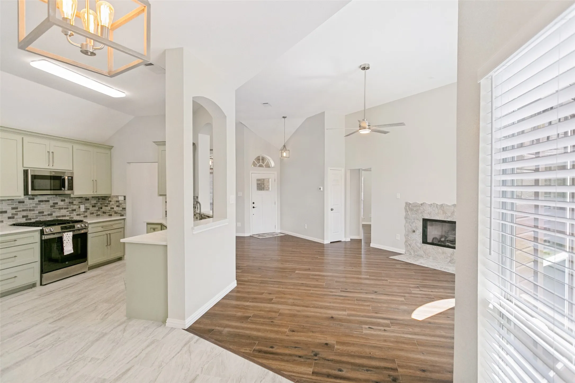 Single Family Residence For Rent in Collin County , 4034 Midrose Trail, Dallas, Texas 75287, 3 Bedroom, 2 Bathroom, 2 Garage spaces, 1,587 Sqft, built in 1997, mls#21383855, Real Estate Agent in Dallas, Homes For Rent in Collin county, Homes For Rent in Dallas, Realtor in Dallas Texas, Real Estate Brokerage Independent Realty Texas, Luminita Cordes Realtor