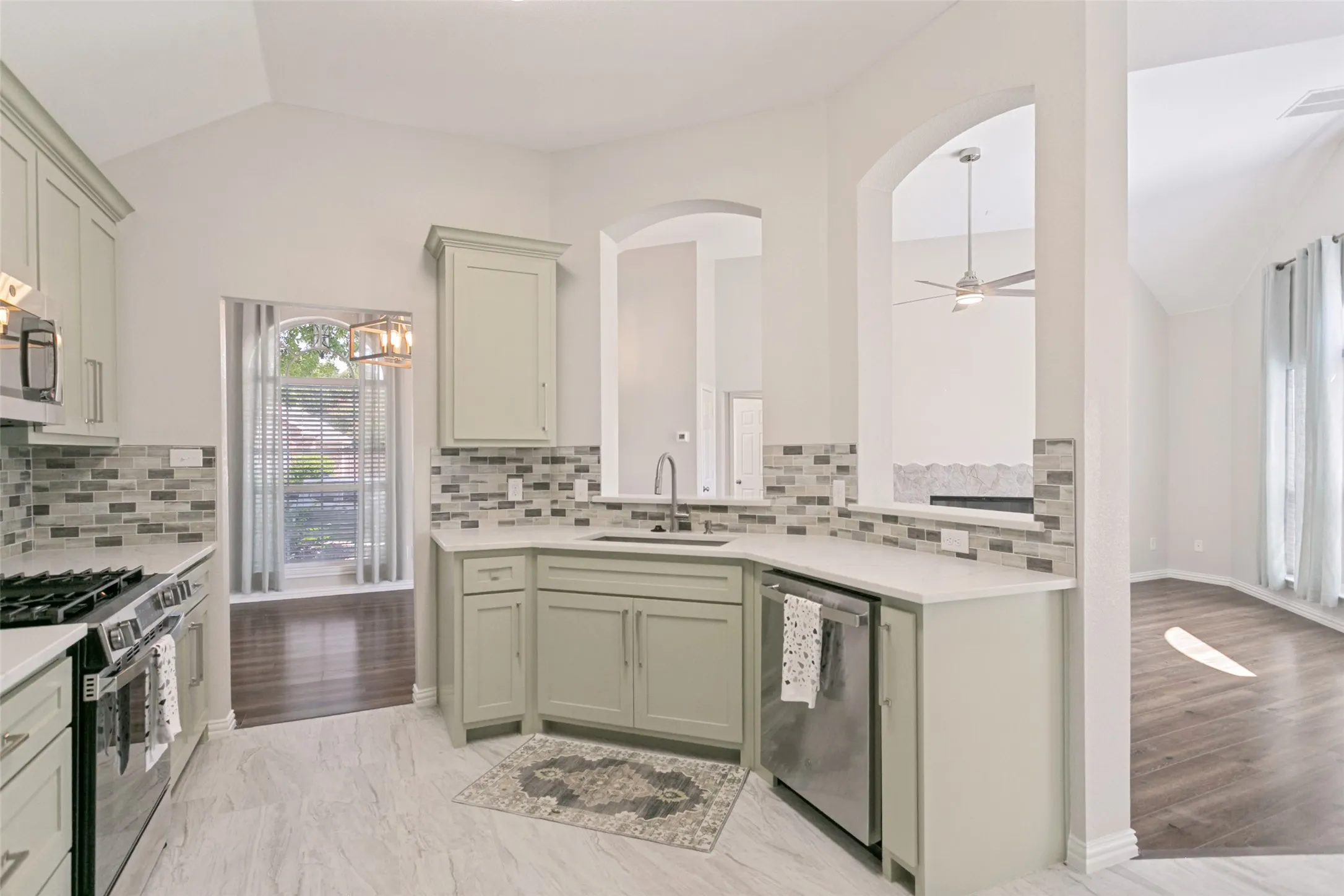 Single Family Residence For Rent in Collin County , 4034 Midrose Trail, Dallas, Texas 75287, 3 Bedroom, 2 Bathroom, 2 Garage spaces, 1,587 Sqft, built in 1997, mls#21383855, Real Estate Agent in Dallas, Homes For Rent in Collin county, Homes For Rent in Dallas, Realtor in Dallas Texas, Real Estate Brokerage Independent Realty Texas, Luminita Cordes Realtor
