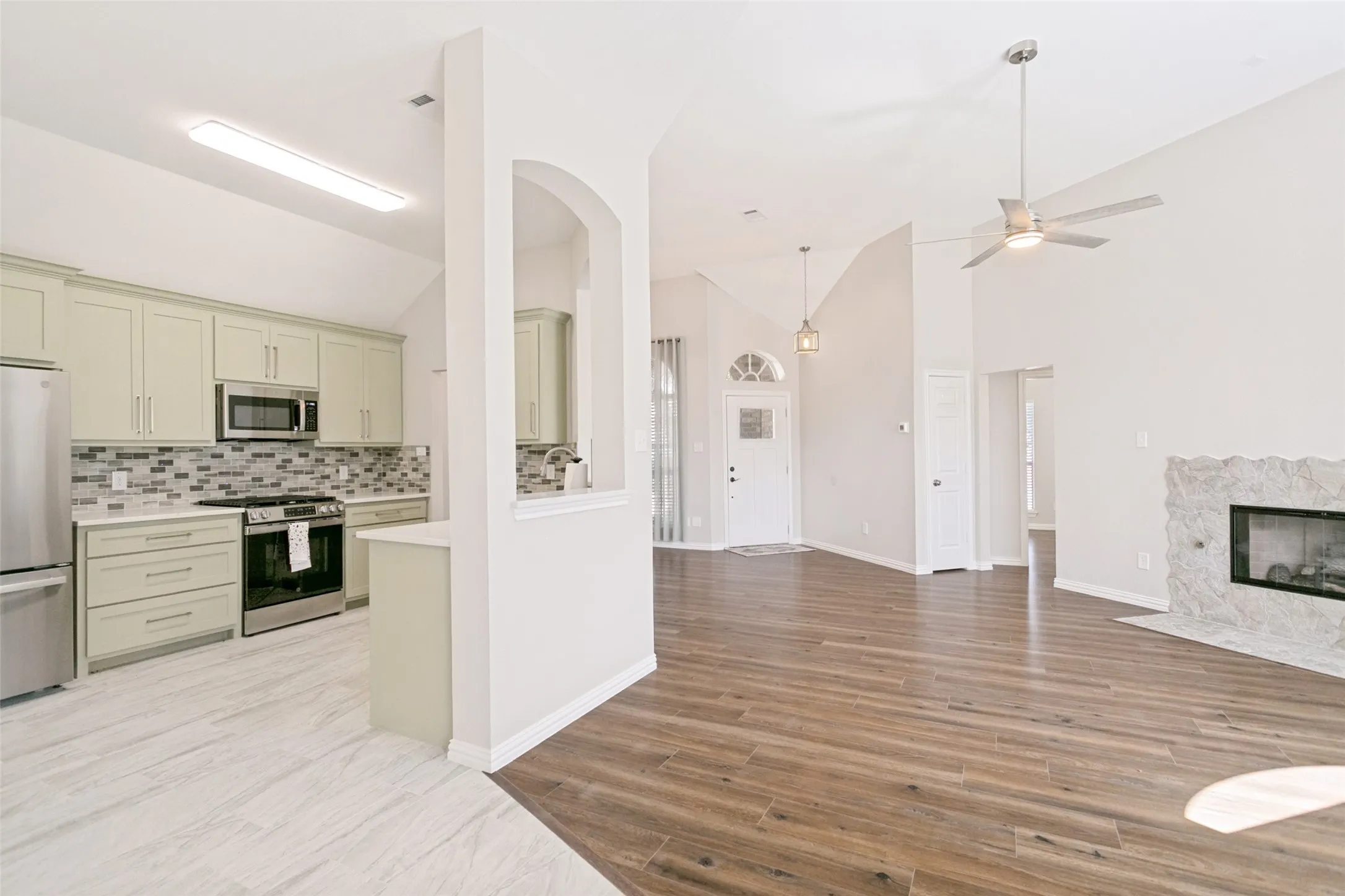 Single Family Residence For Rent in Collin County , 4034 Midrose Trail, Dallas, Texas 75287, 3 Bedroom, 2 Bathroom, 2 Garage spaces, 1,587 Sqft, built in 1997, mls#21383855, Real Estate Agent in Dallas, Homes For Rent in Collin county, Homes For Rent in Dallas, Realtor in Dallas Texas, Real Estate Brokerage Independent Realty Texas, Luminita Cordes Realtor