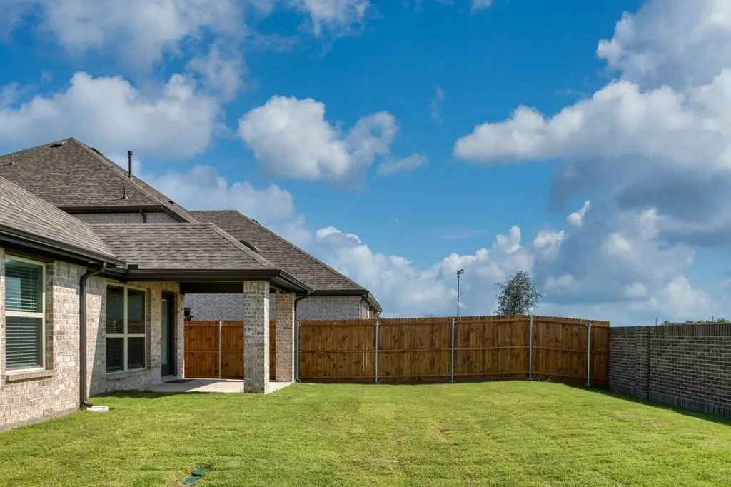 Single Family Residence For Sale in Denton County , 1909 Miramar Court, Little Elm, Texas 75068, 3 Bedroom, 2 Bathroom, 2 Garage spaces, 1,911 Sqft, built in 2020, mls#21383708, Real Estate Agent in Little Elm, Homes For Sale in Denton county, Homes For Sale in Little Elm, Realtor in Little Elm Texas, Real Estate Brokerage Independent Realty Texas, Luminita Cordes Realtor