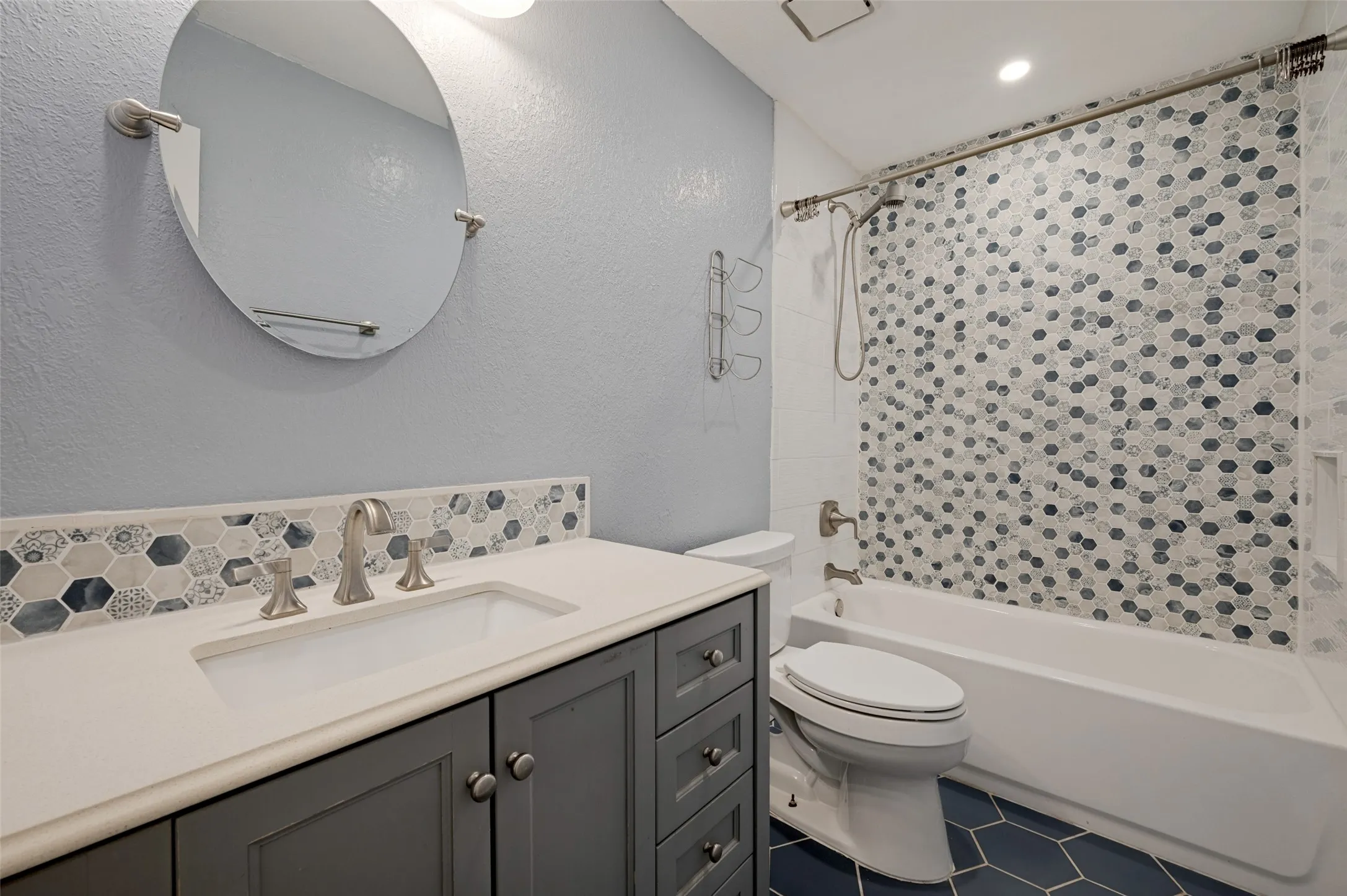 Single Family Residence For Sale in Collin County , 1103 Meadow Creek Drive, Allen, Texas 75002, 3 Bedroom, 2 Bathroom, 2 Garage spaces, 1,806 Sqft, built in 1984, mls#21379819, Real Estate Agent in Allen, Homes For Sale in Collin county, Homes For Sale in Allen, Realtor in Allen Texas, Real Estate Brokerage Independent Realty Texas, Luminita Cordes Realtor