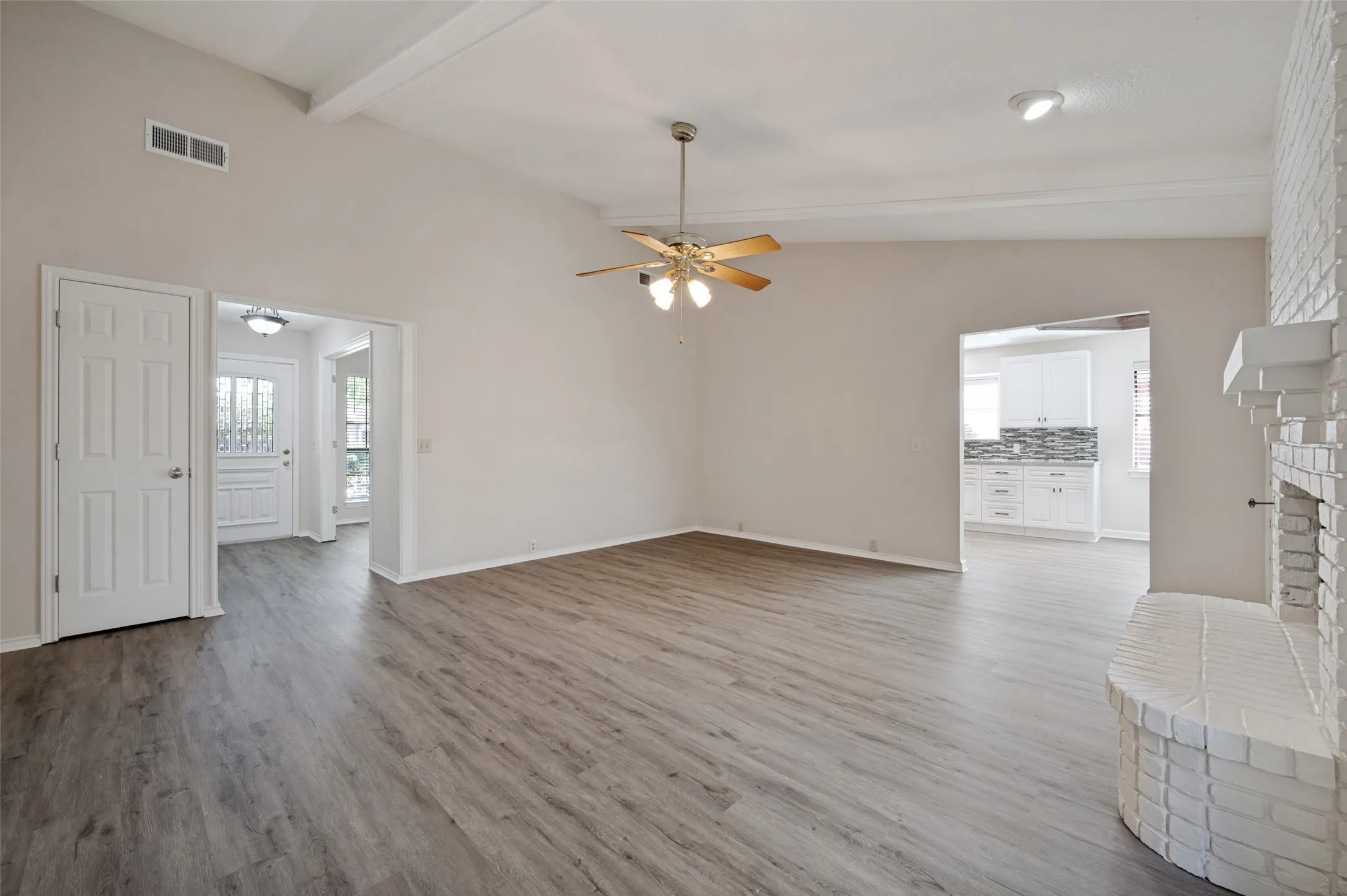 Single Family Residence For Sale in Collin County , 1103 Meadow Creek Drive, Allen, Texas 75002, 3 Bedroom, 2 Bathroom, 2 Garage spaces, 1,806 Sqft, built in 1984, mls#21379819, Real Estate Agent in Allen, Homes For Sale in Collin county, Homes For Sale in Allen, Realtor in Allen Texas, Real Estate Brokerage Independent Realty Texas, Luminita Cordes Realtor