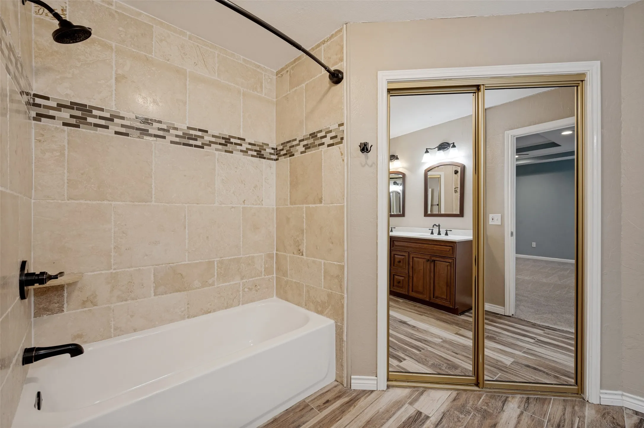 Single Family Residence For Sale in Collin County , 1103 Meadow Creek Drive, Allen, Texas 75002, 3 Bedroom, 2 Bathroom, 2 Garage spaces, 1,806 Sqft, built in 1984, mls#21379819, Real Estate Agent in Allen, Homes For Sale in Collin county, Homes For Sale in Allen, Realtor in Allen Texas, Real Estate Brokerage Independent Realty Texas, Luminita Cordes Realtor