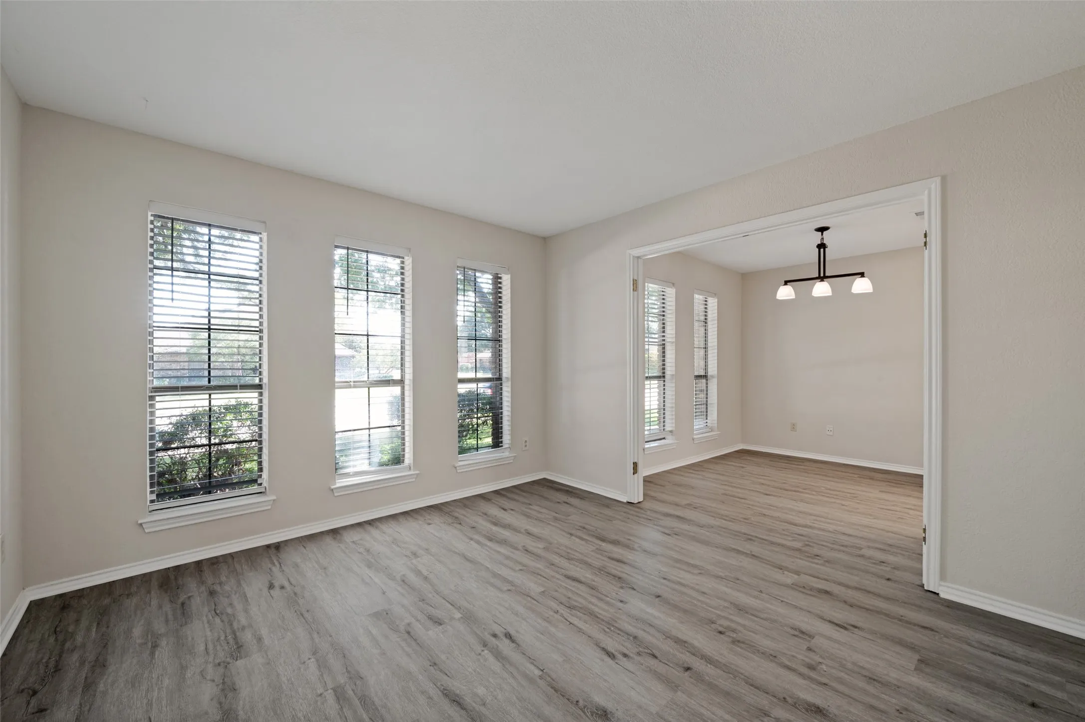 Single Family Residence For Sale in Collin County , 1103 Meadow Creek Drive, Allen, Texas 75002, 3 Bedroom, 2 Bathroom, 2 Garage spaces, 1,806 Sqft, built in 1984, mls#21379819, Real Estate Agent in Allen, Homes For Sale in Collin county, Homes For Sale in Allen, Realtor in Allen Texas, Real Estate Brokerage Independent Realty Texas, Luminita Cordes Realtor