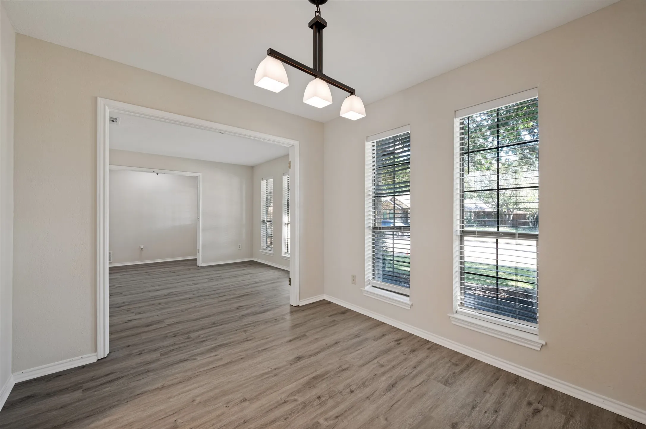 Single Family Residence For Sale in Collin County , 1103 Meadow Creek Drive, Allen, Texas 75002, 3 Bedroom, 2 Bathroom, 2 Garage spaces, 1,806 Sqft, built in 1984, mls#21379819, Real Estate Agent in Allen, Homes For Sale in Collin county, Homes For Sale in Allen, Realtor in Allen Texas, Real Estate Brokerage Independent Realty Texas, Luminita Cordes Realtor