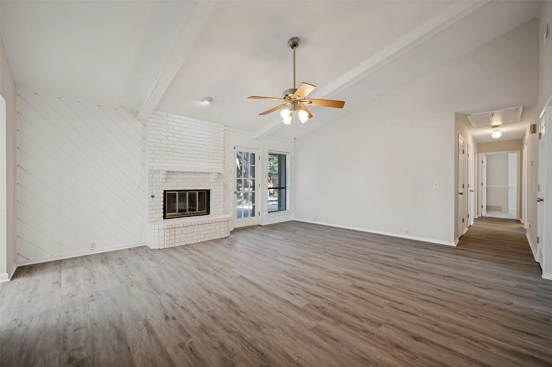 Single Family Residence For Sale in Collin County , 1103 Meadow Creek Drive, Allen, Texas 75002, 3 Bedroom, 2 Bathroom, 2 Garage spaces, 1,806 Sqft, built in 1984, mls#21379819, Real Estate Agent in Allen, Homes For Sale in Collin county, Homes For Sale in Allen, Realtor in Allen Texas, Real Estate Brokerage Independent Realty Texas, Luminita Cordes Realtor