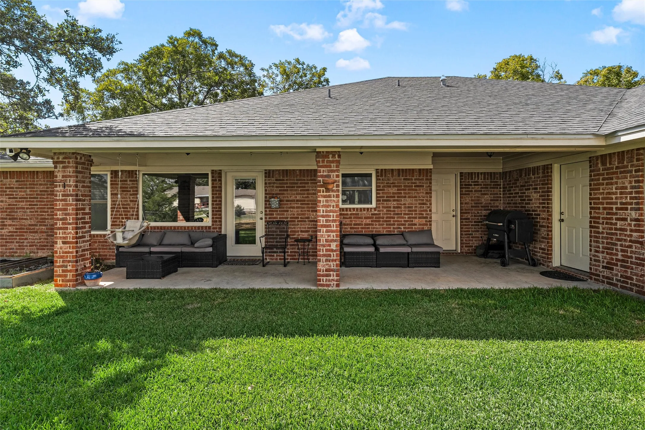 Single Family Residence For Sale in Mc Lennan County , 1004 N Main Street, West, Texas 76691, 3 Bedroom, 3 Bathroom, 2 Garage spaces, 2,301 Sqft, built in 2013, mls#21382923, Real Estate Agent in West, Homes For Sale in Mc Lennan county, Homes For Sale in West, Realtor in West Texas, Real Estate Brokerage Independent Realty Texas, Luminita Cordes Realtor