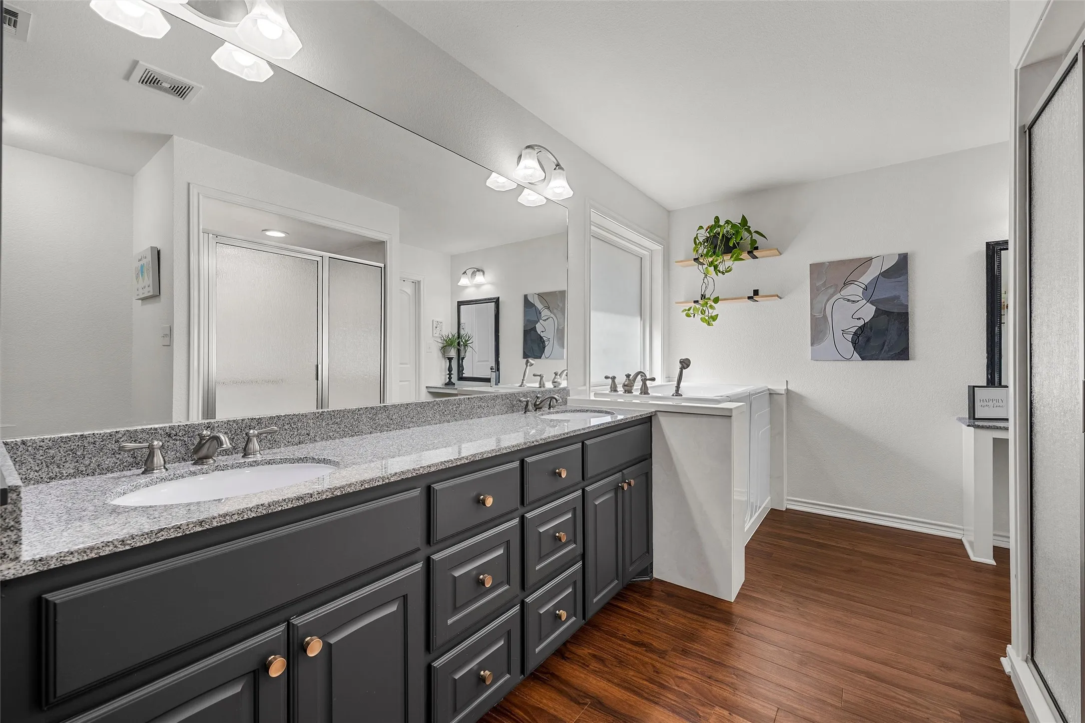 Single Family Residence For Sale in Mc Lennan County , 1004 N Main Street, West, Texas 76691, 3 Bedroom, 3 Bathroom, 2 Garage spaces, 2,301 Sqft, built in 2013, mls#21382923, Real Estate Agent in West, Homes For Sale in Mc Lennan county, Homes For Sale in West, Realtor in West Texas, Real Estate Brokerage Independent Realty Texas, Luminita Cordes Realtor