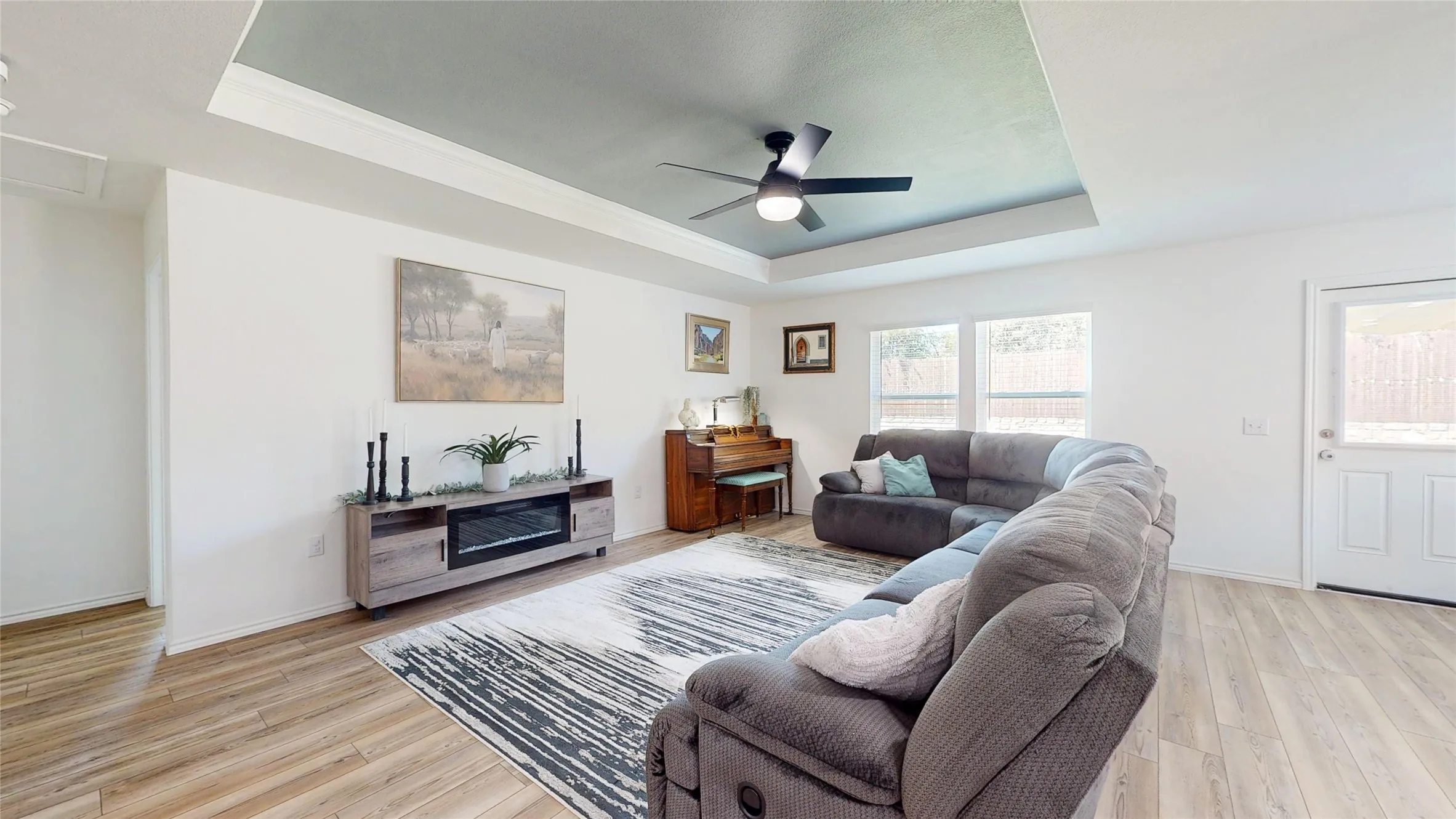 Single Family Residence For Sale in Denton County , 2520 Pecan Park Drive, Denton, Texas 76208, 4 Bedroom, 3 Bathroom, 2 Garage spaces, 2,760 Sqft, built in 2023, mls#21383990, Real Estate Agent in Denton, Homes For Sale in Denton county, Homes For Sale in Denton, Realtor in Denton Texas, Real Estate Brokerage Independent Realty Texas, Luminita Cordes Realtor