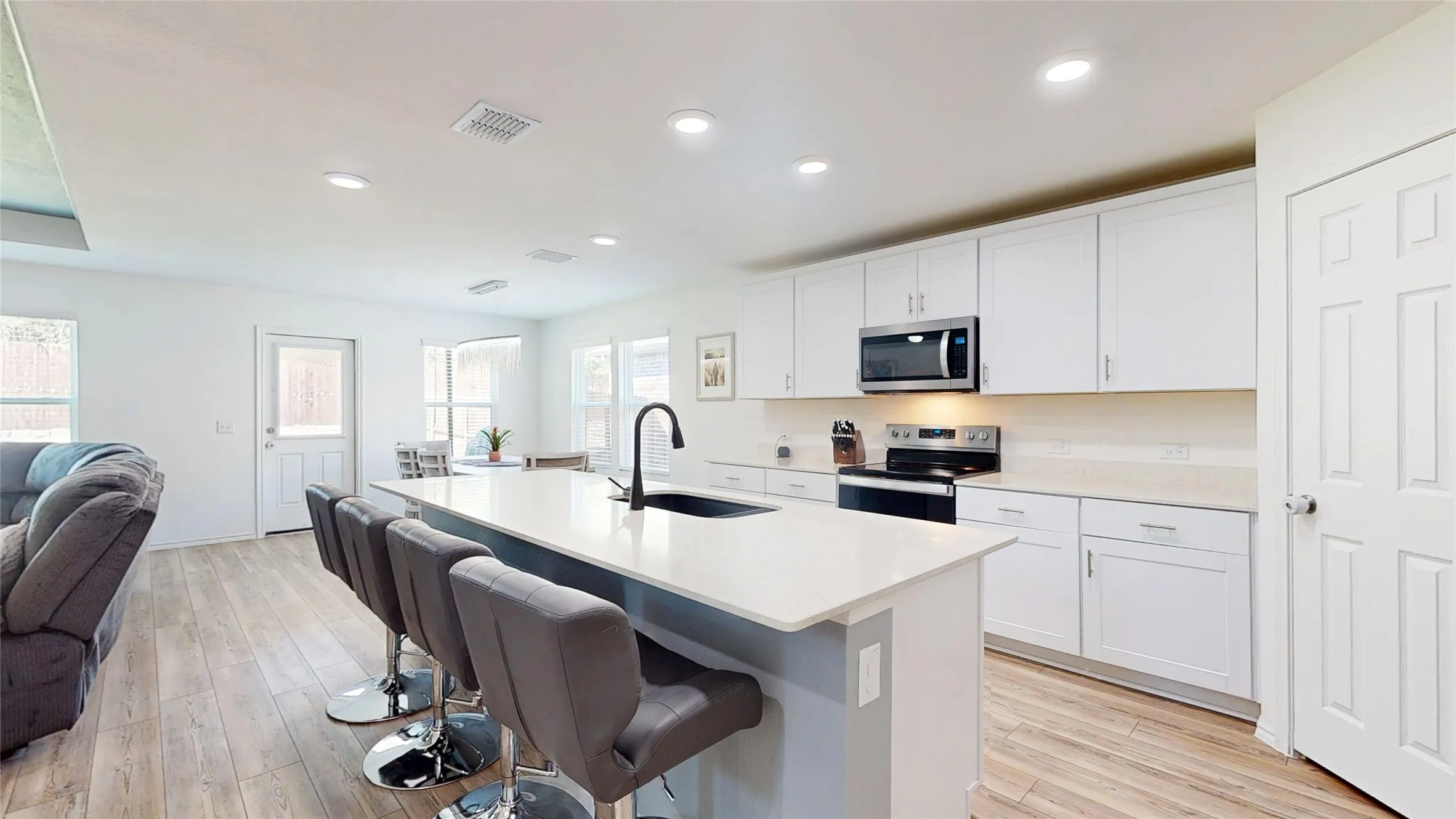 Single Family Residence For Sale in Denton County , 2520 Pecan Park Drive, Denton, Texas 76208, 4 Bedroom, 3 Bathroom, 2 Garage spaces, 2,760 Sqft, built in 2023, mls#21383990, Real Estate Agent in Denton, Homes For Sale in Denton county, Homes For Sale in Denton, Realtor in Denton Texas, Real Estate Brokerage Independent Realty Texas, Luminita Cordes Realtor
