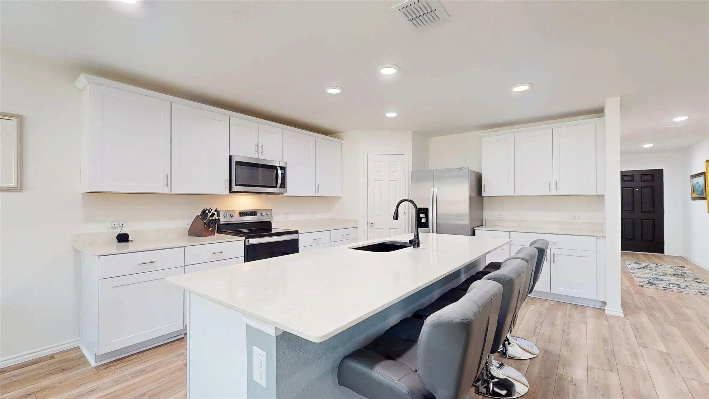 Single Family Residence For Sale in Denton County , 2520 Pecan Park Drive, Denton, Texas 76208, 4 Bedroom, 3 Bathroom, 2 Garage spaces, 2,760 Sqft, built in 2023, mls#21383990, Real Estate Agent in Denton, Homes For Sale in Denton county, Homes For Sale in Denton, Realtor in Denton Texas, Real Estate Brokerage Independent Realty Texas, Luminita Cordes Realtor