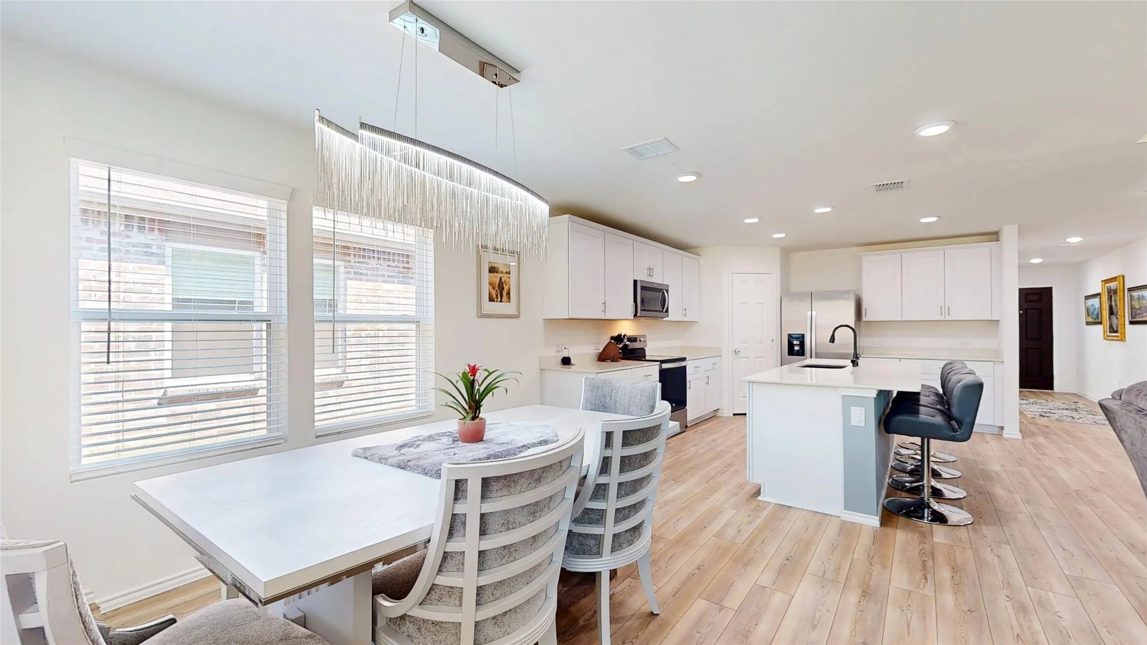 Single Family Residence For Sale in Denton County , 2520 Pecan Park Drive, Denton, Texas 76208, 4 Bedroom, 3 Bathroom, 2 Garage spaces, 2,760 Sqft, built in 2023, mls#21383990, Real Estate Agent in Denton, Homes For Sale in Denton county, Homes For Sale in Denton, Realtor in Denton Texas, Real Estate Brokerage Independent Realty Texas, Luminita Cordes Realtor