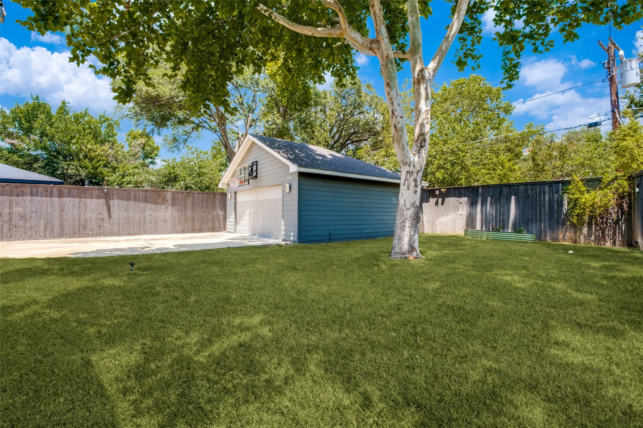 Single Family Residence For Sale in Dallas County , 6524 Kenwell Street, Dallas, Texas 75209, 3 Bedroom, 3 Bathroom, 2 Garage spaces, 2,020 Sqft, built in 1948, mls#21384007, Real Estate Agent in Dallas, Homes For Sale in Dallas county, Homes For Sale in Dallas, Realtor in Dallas Texas, Real Estate Brokerage Independent Realty Texas, Luminita Cordes Realtor