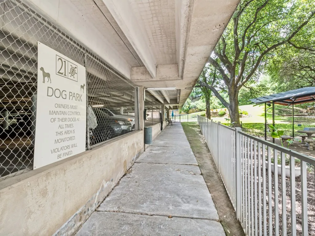 Condominium For Rent in Dallas County , 3883 Turtle Creek Boulevard 1417, Dallas, Texas 75219, 1 Bedroom, 1 Bathroom, 1 Garage spaces, 863 Sqft, built in 1963, mls#21384005, Real Estate Agent in Dallas, Homes For Rent in Dallas county, Homes For Rent in Dallas, Realtor in Dallas Texas, Real Estate Brokerage Independent Realty Texas, Luminita Cordes Realtor