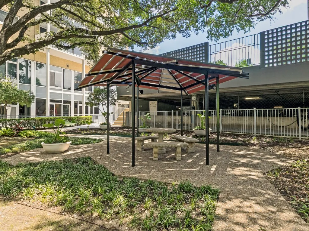Condominium For Rent in Dallas County , 3883 Turtle Creek Boulevard 1417, Dallas, Texas 75219, 1 Bedroom, 1 Bathroom, 1 Garage spaces, 863 Sqft, built in 1963, mls#21384005, Real Estate Agent in Dallas, Homes For Rent in Dallas county, Homes For Rent in Dallas, Realtor in Dallas Texas, Real Estate Brokerage Independent Realty Texas, Luminita Cordes Realtor