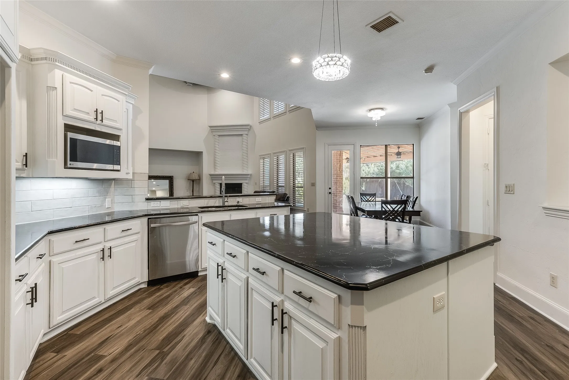 Single Family Residence For Sale in Denton County , 1207 Silentbrook Court, Frisco, Texas 75036, 5 Bedroom, 5 Bathroom, 3 Garage spaces, 5,247 Sqft, built in 2005, mls#21376754, Real Estate Agent in Frisco, Homes For Sale in Denton county, Homes For Sale in Frisco, Realtor in Frisco Texas, Real Estate Brokerage Independent Realty Texas, Luminita Cordes Realtor