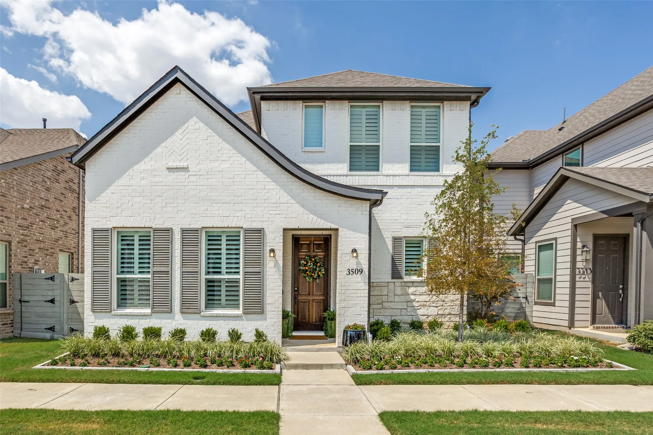 Single Family Residence For Sale in Dallas County , 3509 The Commons Parkway, Sachse, Texas 75048, 4 Bedroom, 4 Bathroom, 2 Garage spaces, 2,586 Sqft, built in 2021, mls#21380128, Real Estate Agent in Sachse, Homes For Sale in Dallas county, Homes For Sale in Sachse, Realtor in Sachse Texas, Real Estate Brokerage Independent Realty Texas, Luminita Cordes Realtor